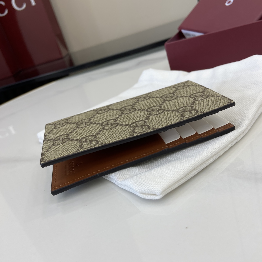 Gucci GG Emblem Bi-fold Card Case  - DopestKickz