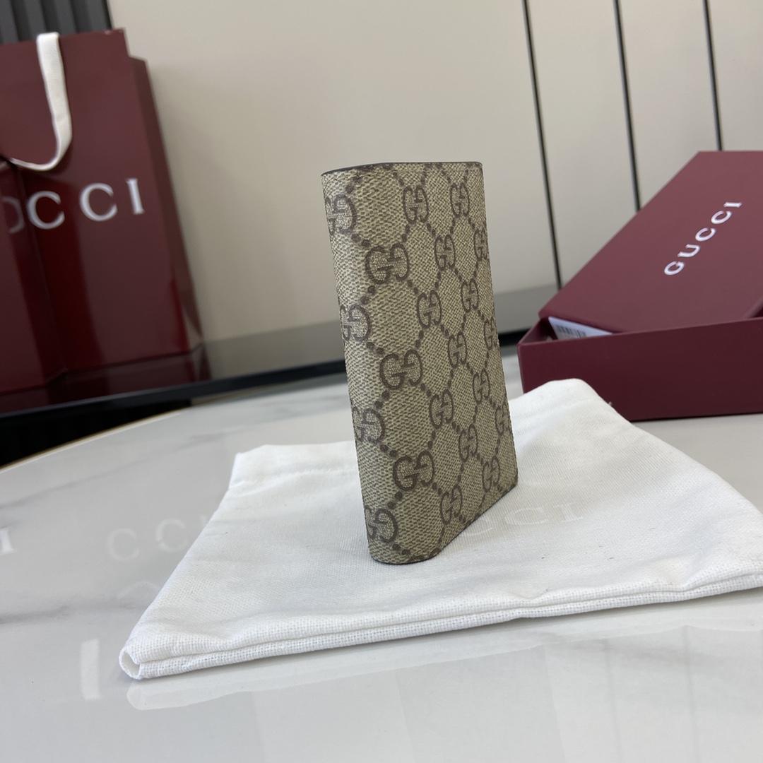 Gucci GG Emblem Bi-fold Card Case  - DopestKickz
