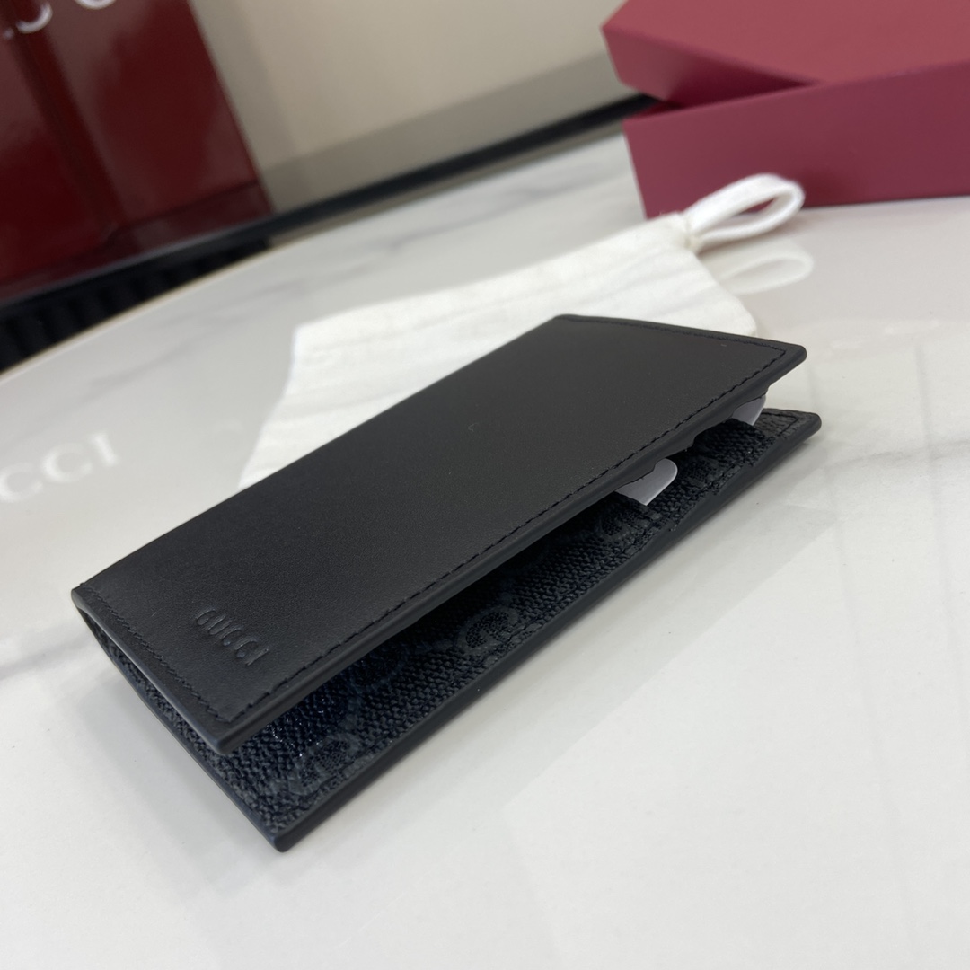 Gucci GG Emblem Bi-fold Embossed Card Case - DopestKickz
