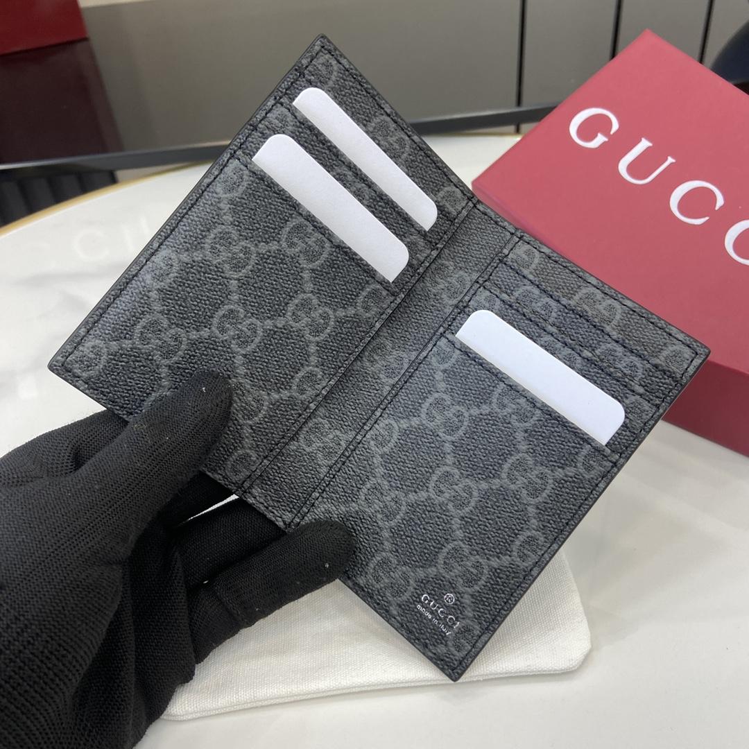 Gucci GG Emblem Bi-fold Embossed Card Case - DopestKickz