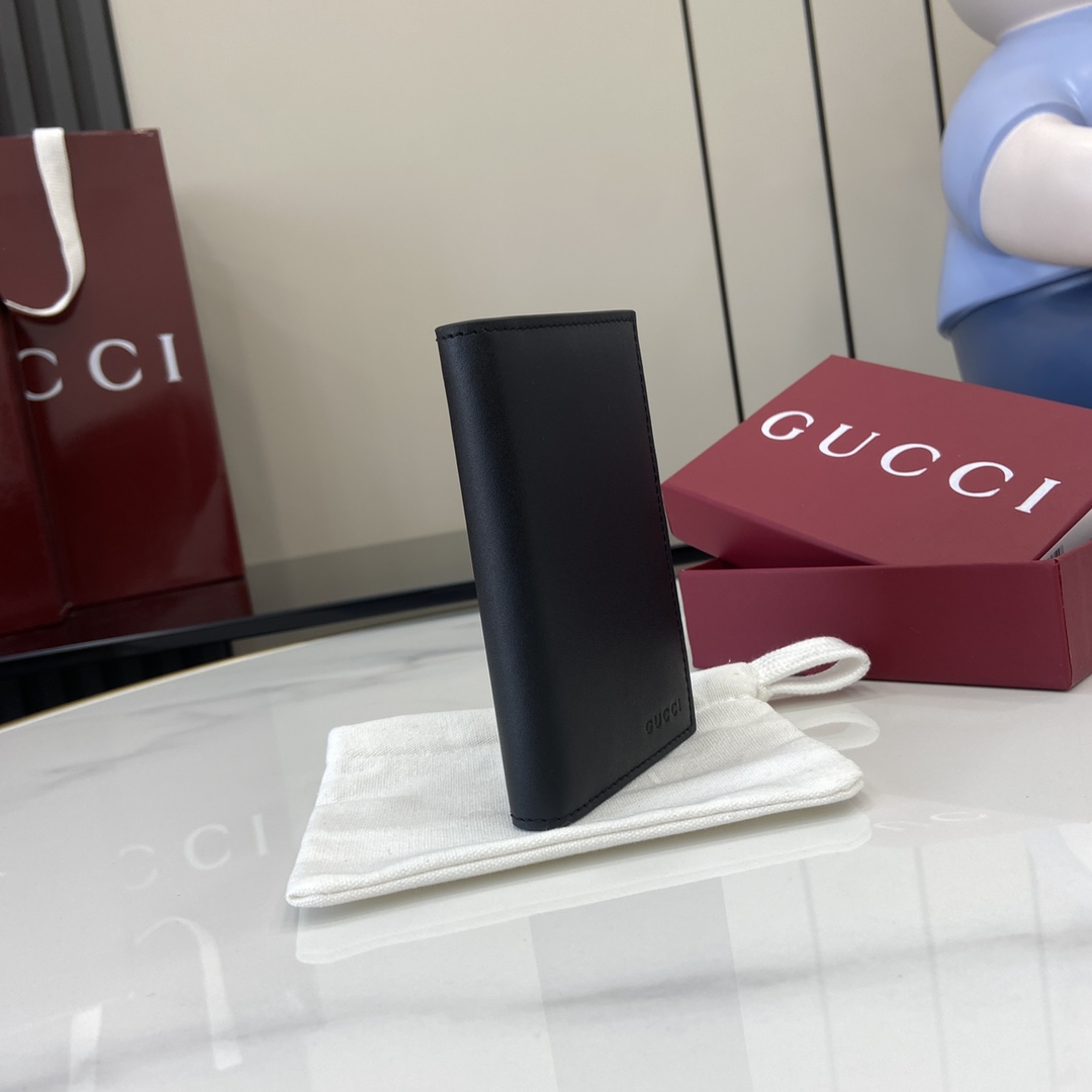 Gucci GG Emblem Bi-fold Embossed Card Case - DopestKickz
