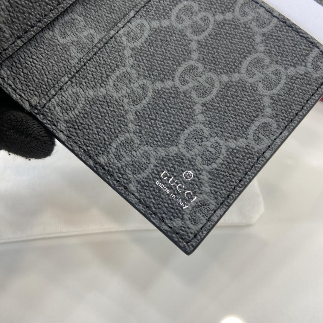 Gucci GG Emblem Bi-fold Embossed Card Case - DopestKickz