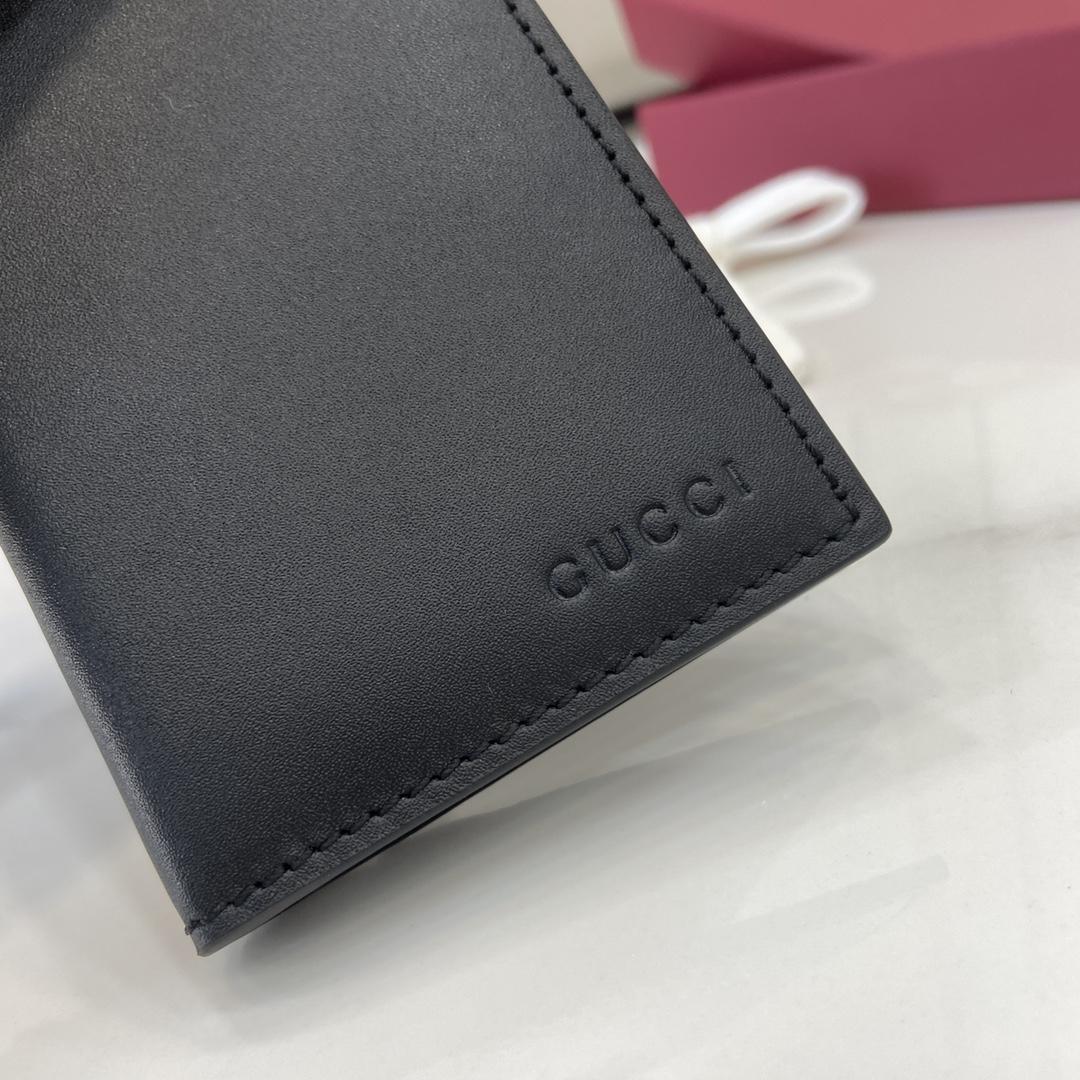 Gucci GG Emblem Bi-fold Embossed Card Case - DopestKickz