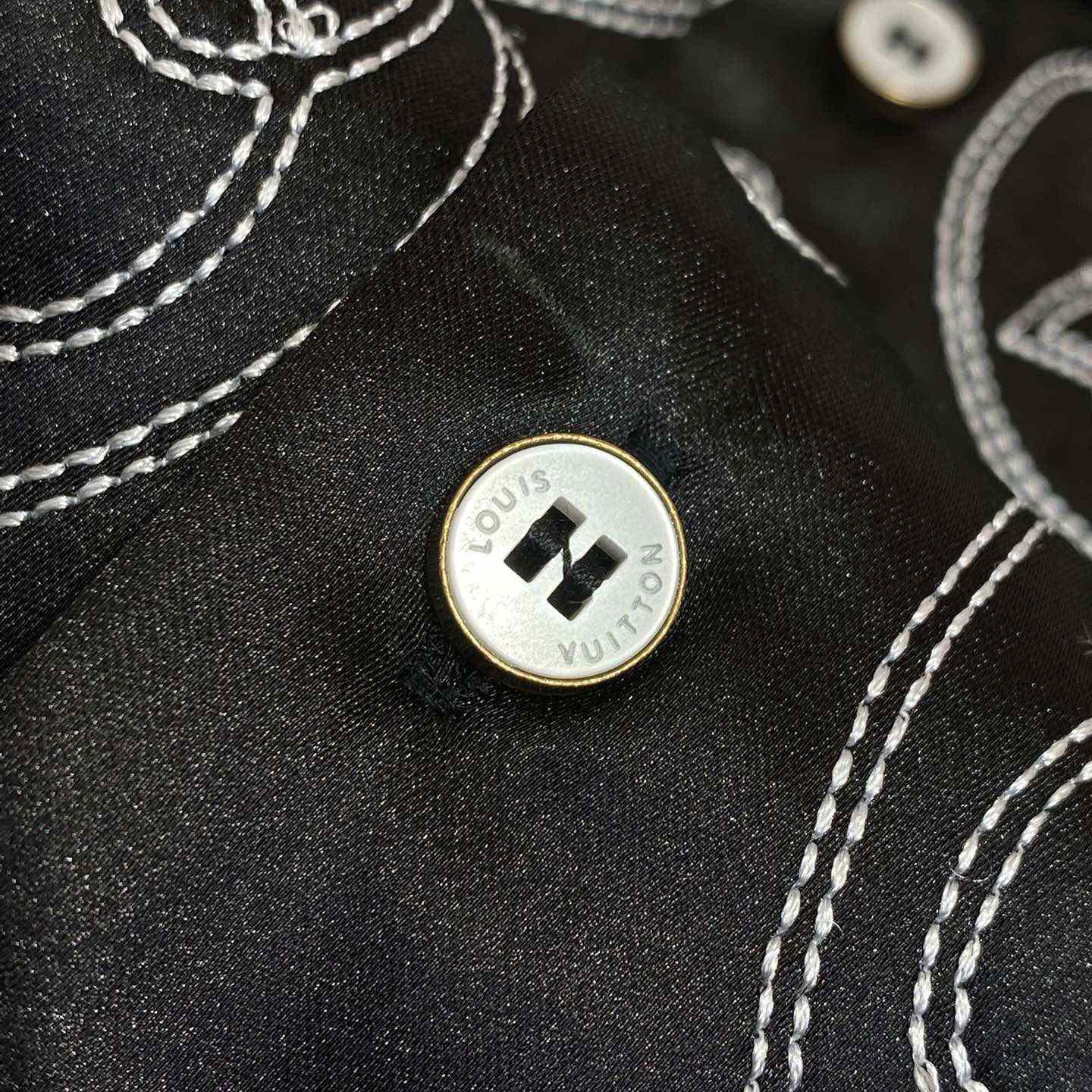 Louis Vuitton Printed Short-Sleeved Silk Shirt   1AFWS9 - DopestKickz