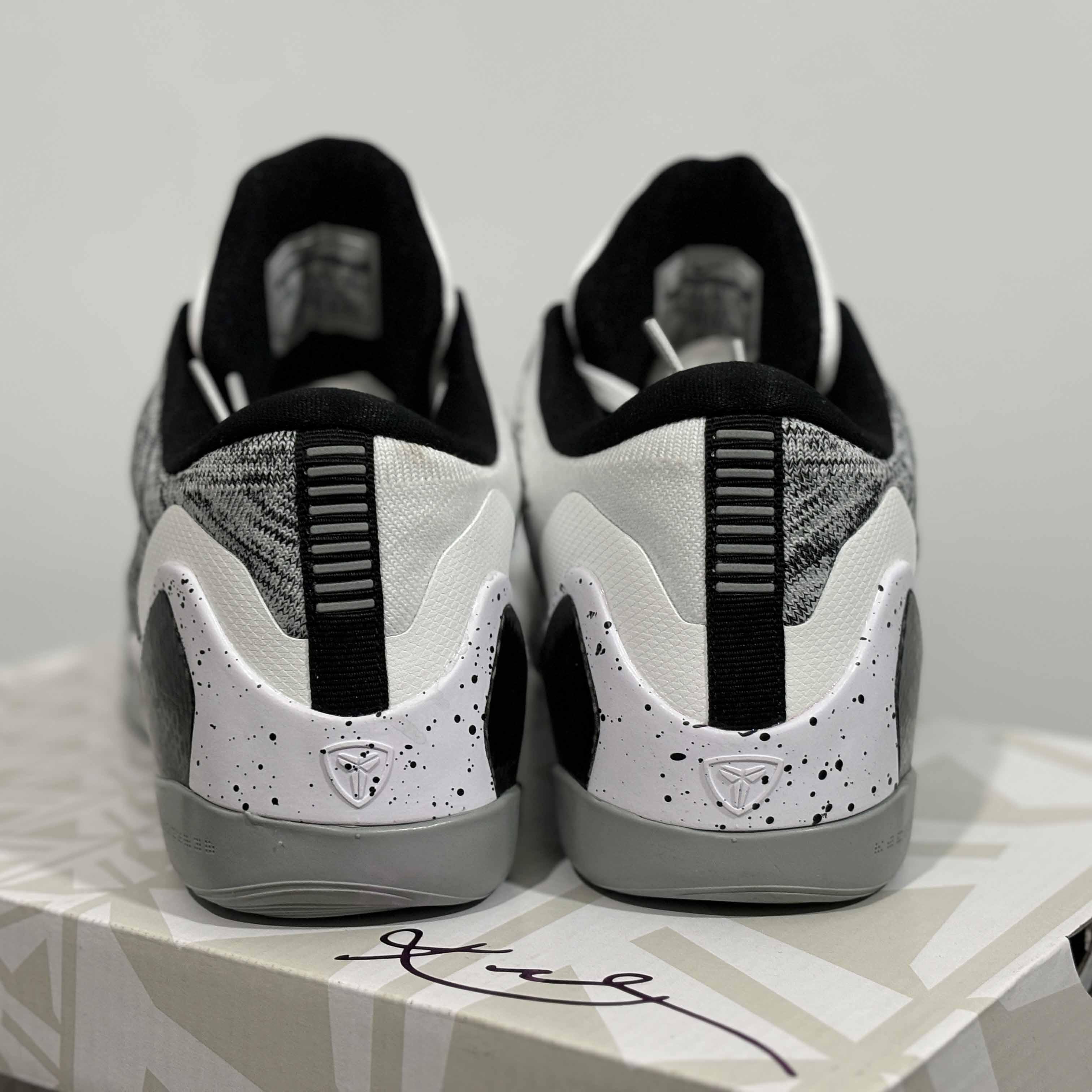 Nike Kobe 9 Elite Low Beethoven Sneakers    639045-101 - DopestKickz