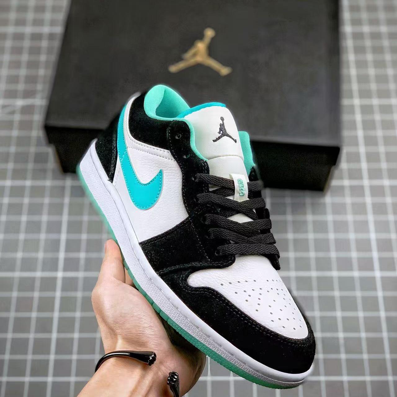 Air Jordan 1 Low Sneaker   CQ9828-131 - DopestKickz