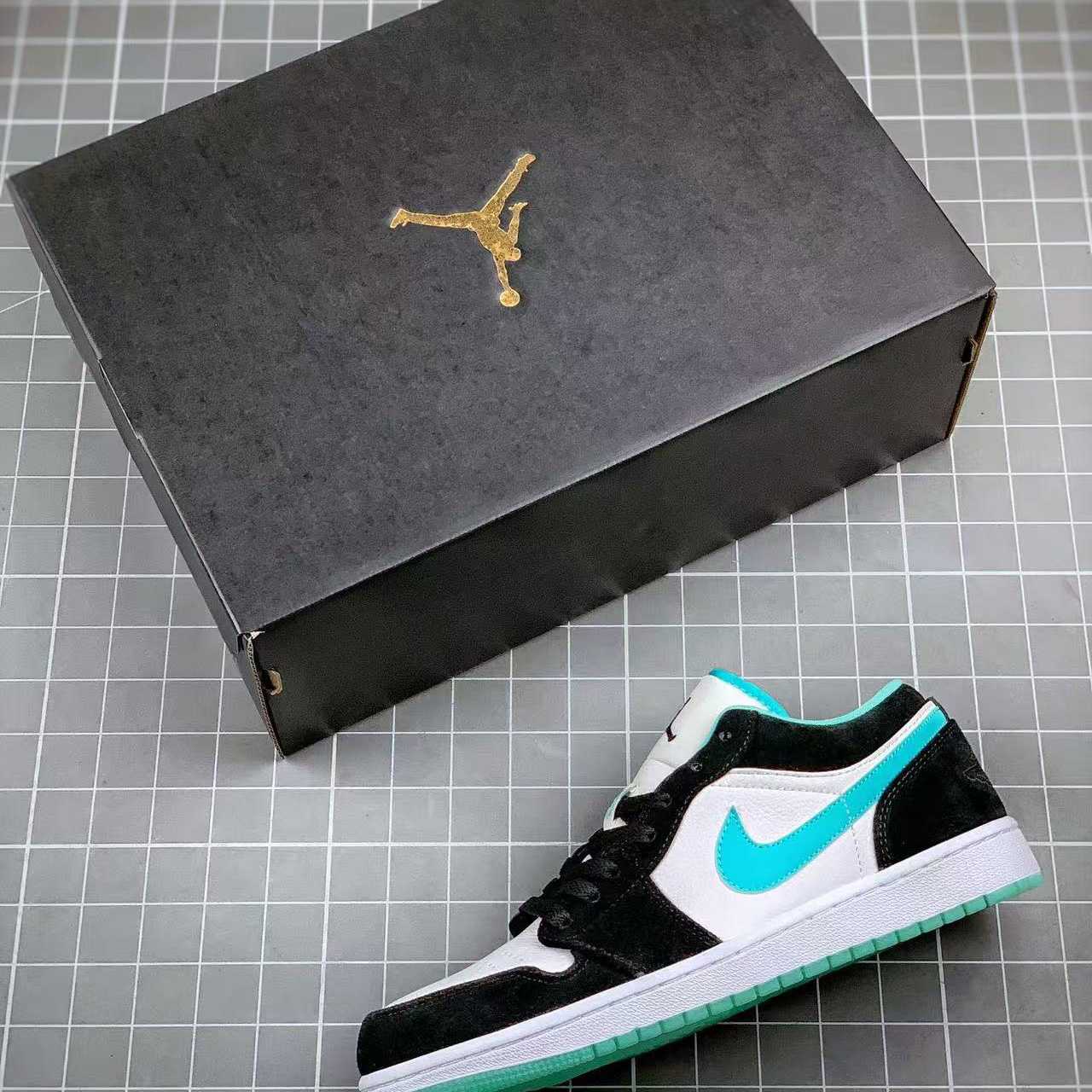 Air Jordan 1 Low Sneaker   CQ9828-131 - DopestKickz