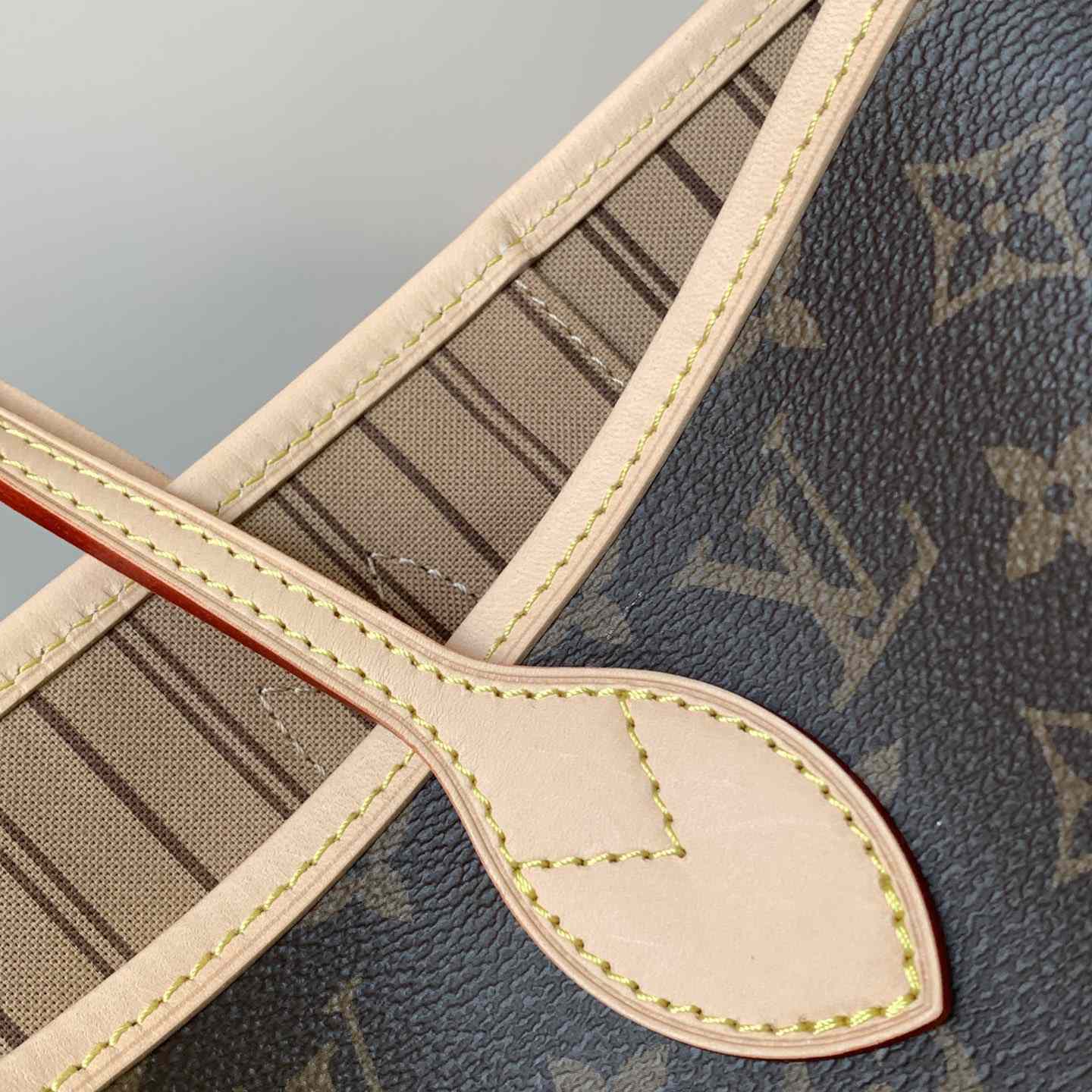 Louis Vuitton Neverfull MM  M46975 - DopestKickz