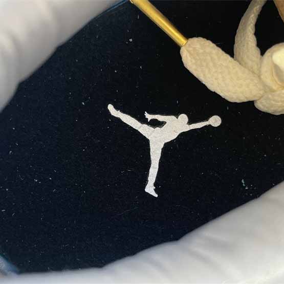 Jordan Air jordan 4 GS“Pure Platinum” Sneakers      FZ8585-070  - DopestKickz