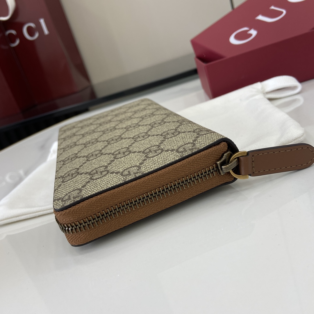 Gucci GG Emblem Around Wallet - DopestKickz