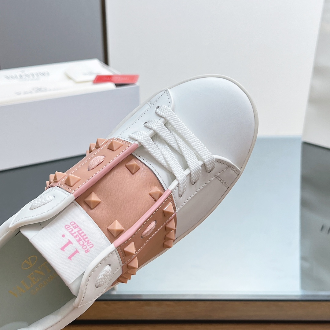 Valenti Rockstud Untitled Sneakers - DopestKickz