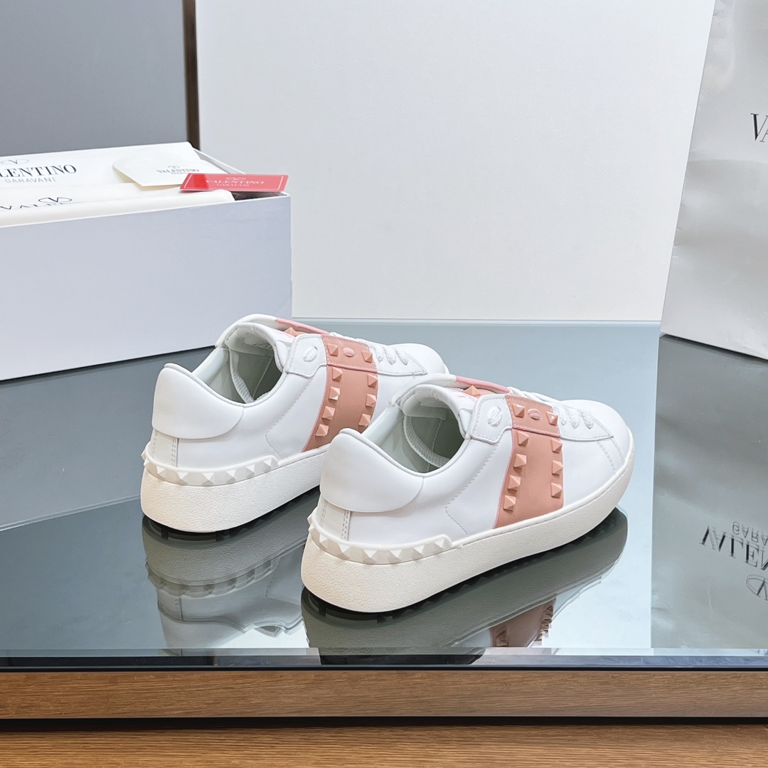 Valenti Rockstud Untitled Sneakers - DopestKickz