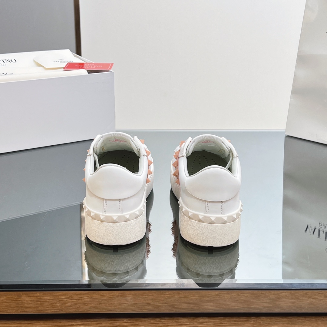 Valenti Rockstud Untitled Sneakers - DopestKickz