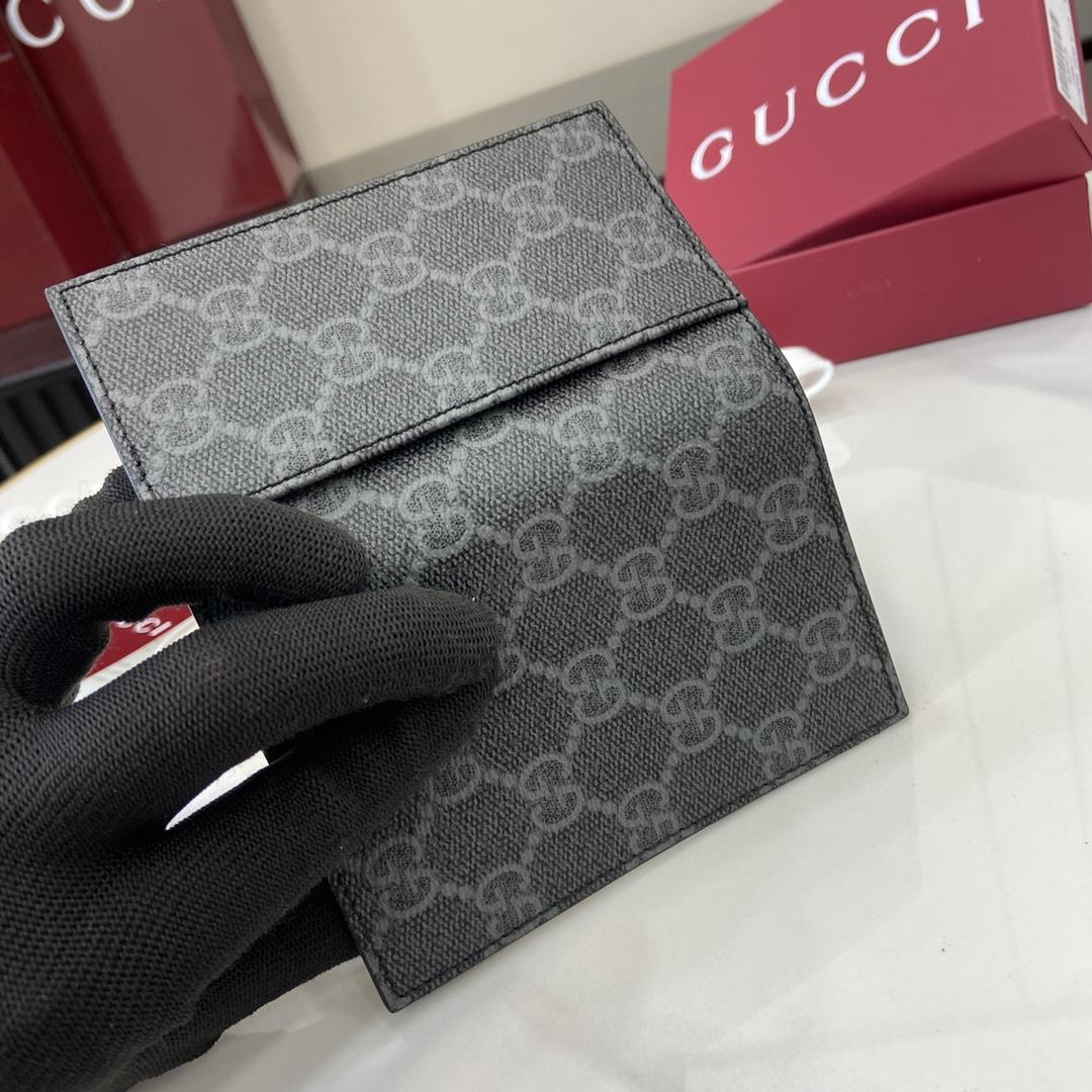 Gucci GG Emblem Bi-fold Card Case  - DopestKickz