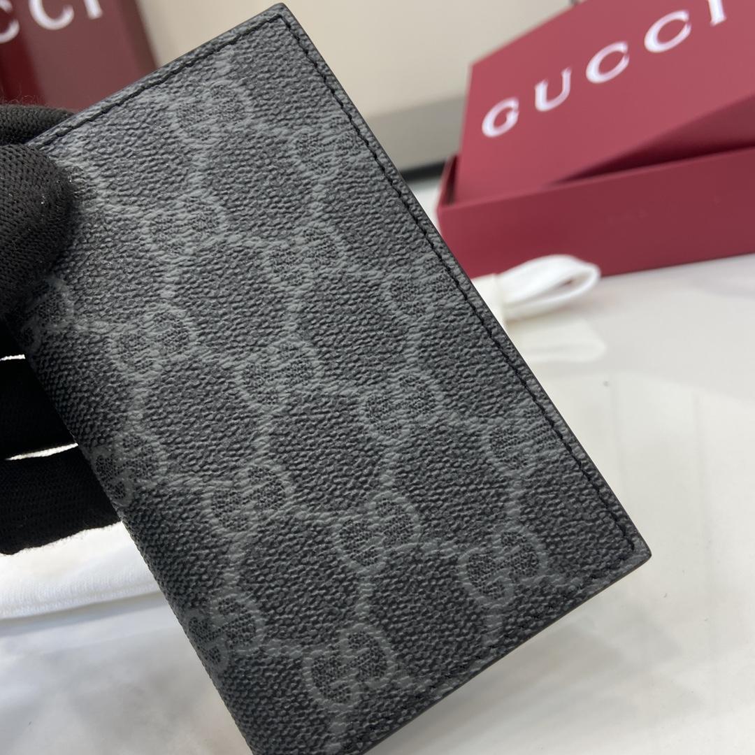Gucci GG Emblem Bi-fold Card Case  - DopestKickz