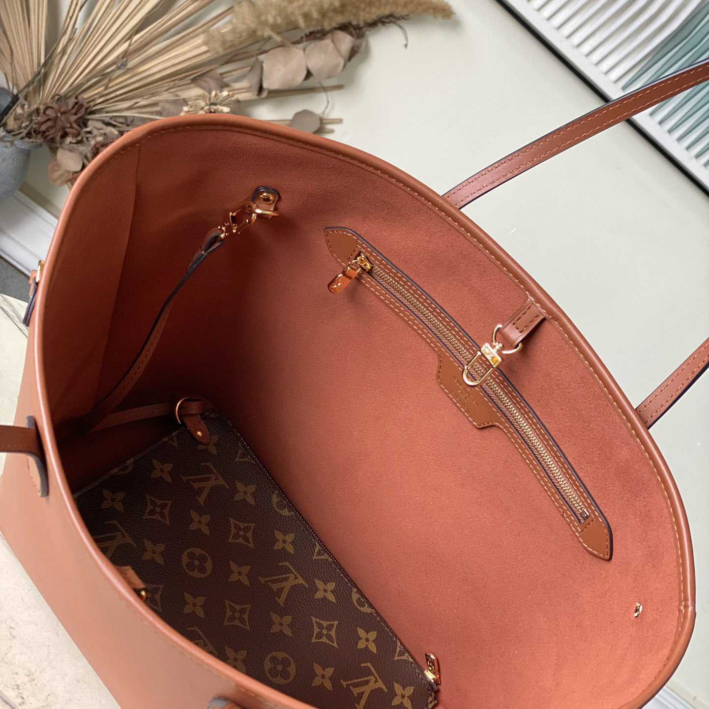 Louis Vuitton Neverfull MM   M12467 - DopestKickz