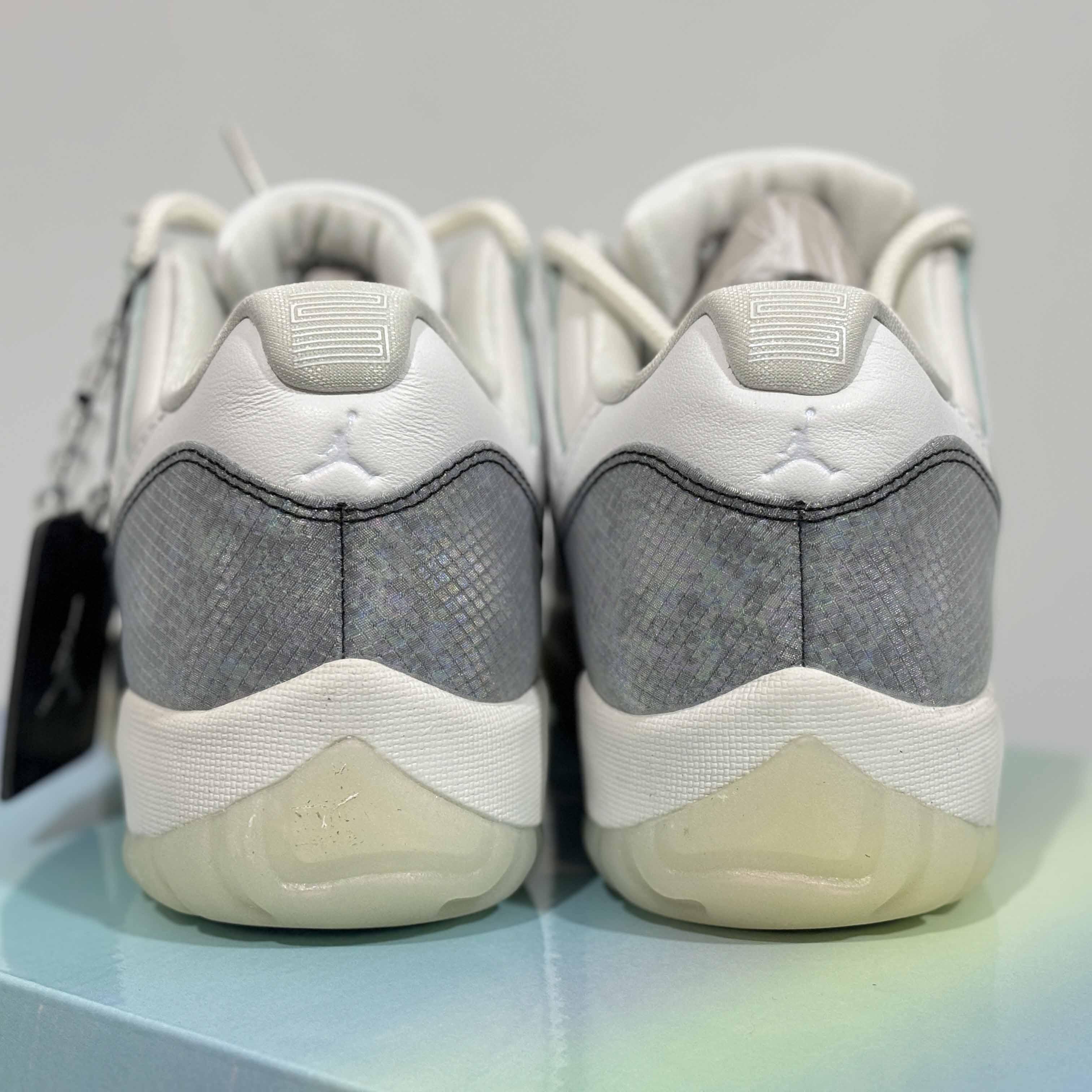 Air Jordan 11 Low Sneaker   HQ7000-001 - DopestKickz