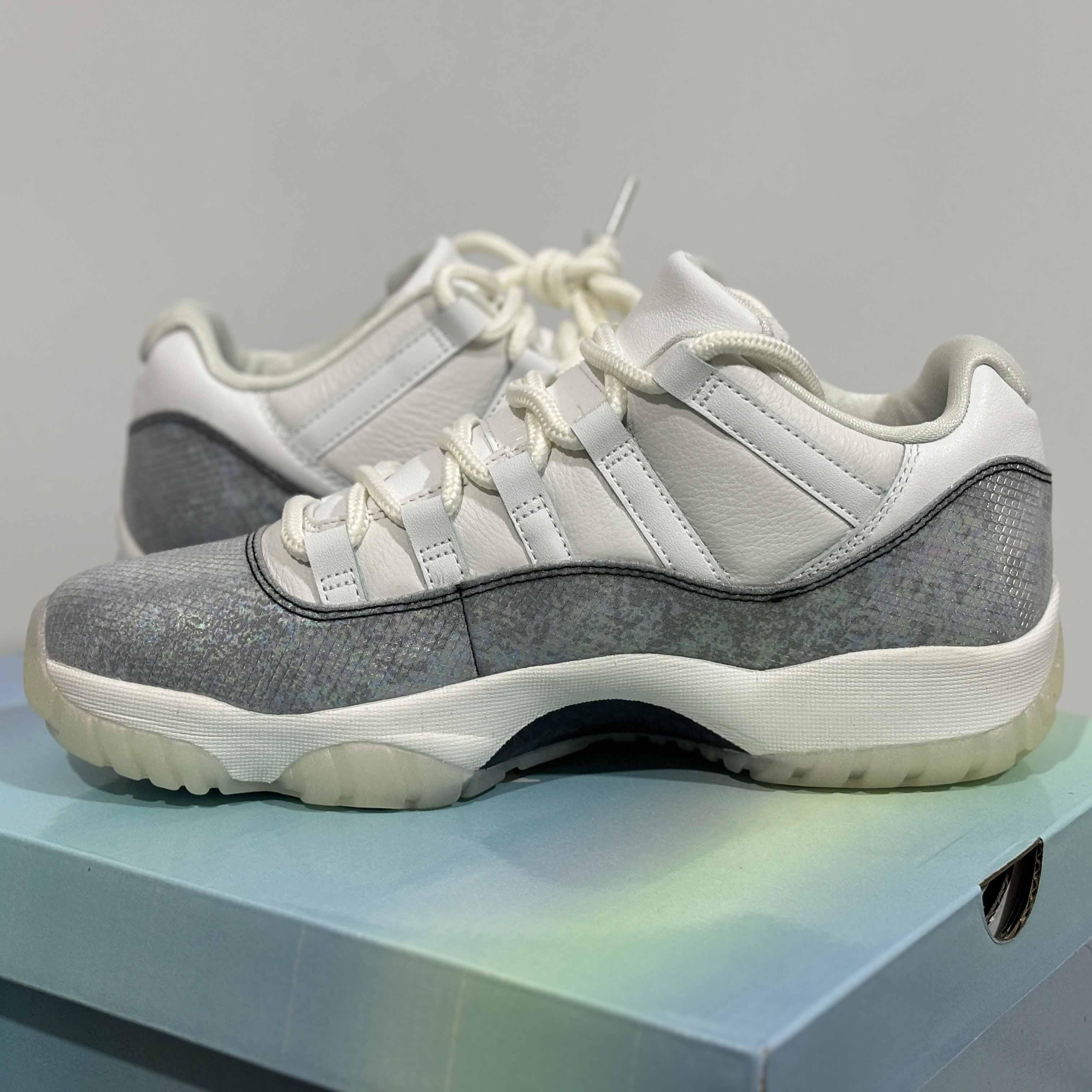 Air Jordan 11 Low Sneaker   HQ7000-001 - DopestKickz