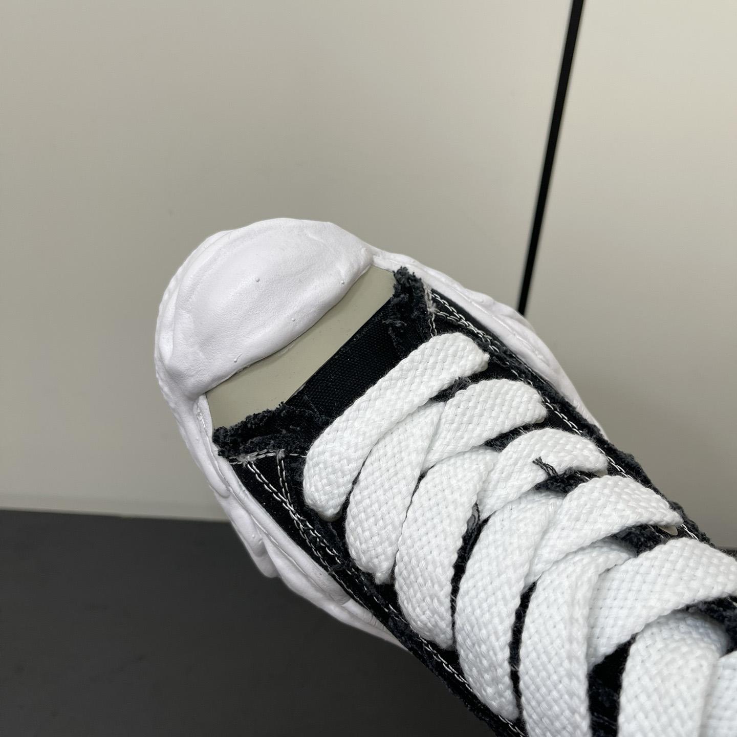 Maison Mihara Yasuhiro Low-Top Sneakers - DopestKickz