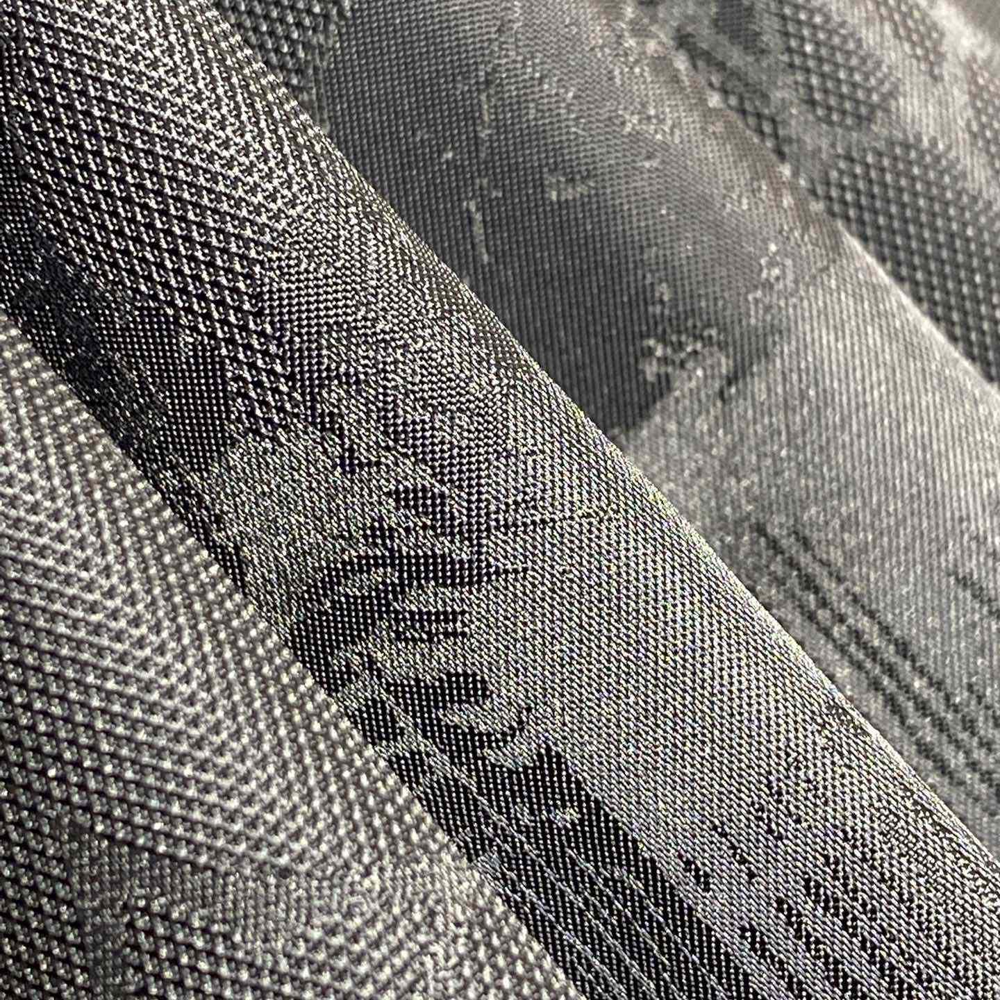 Louis Vuitton Nylon Windbreaker    1AGIPG - DopestKickz