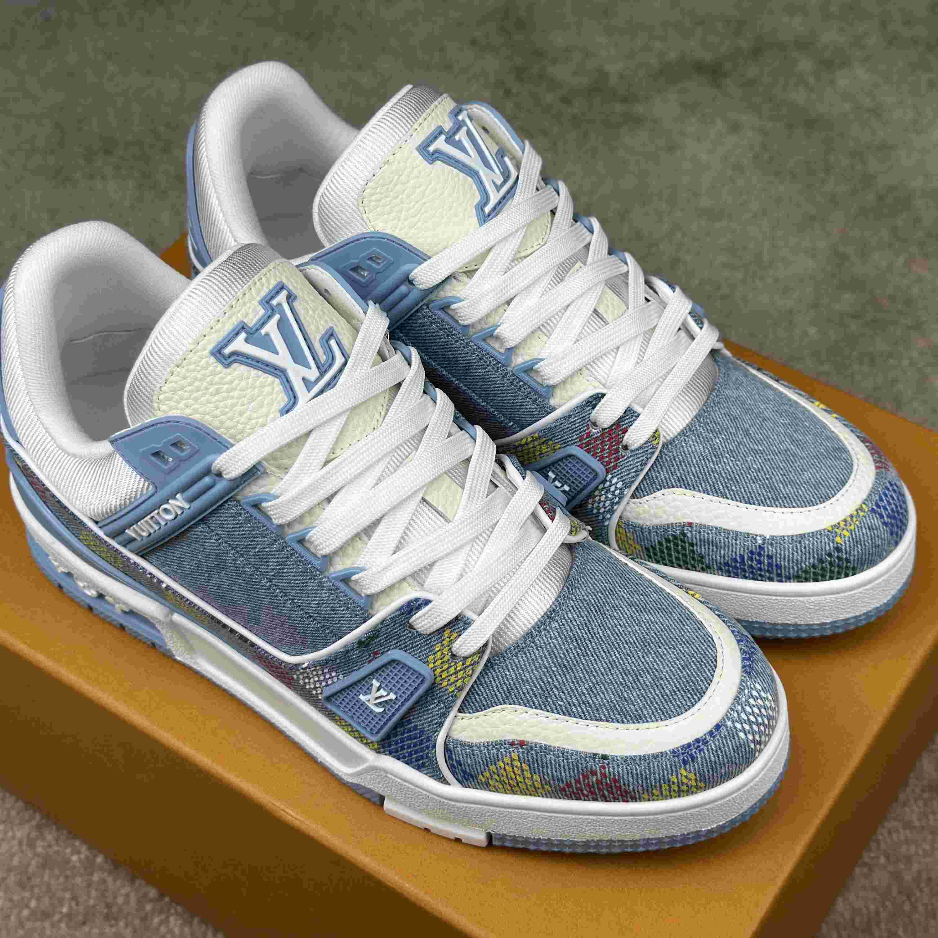 Louis Vuitton LV Trainer Sneaker       1AHCYF - DopestKickz