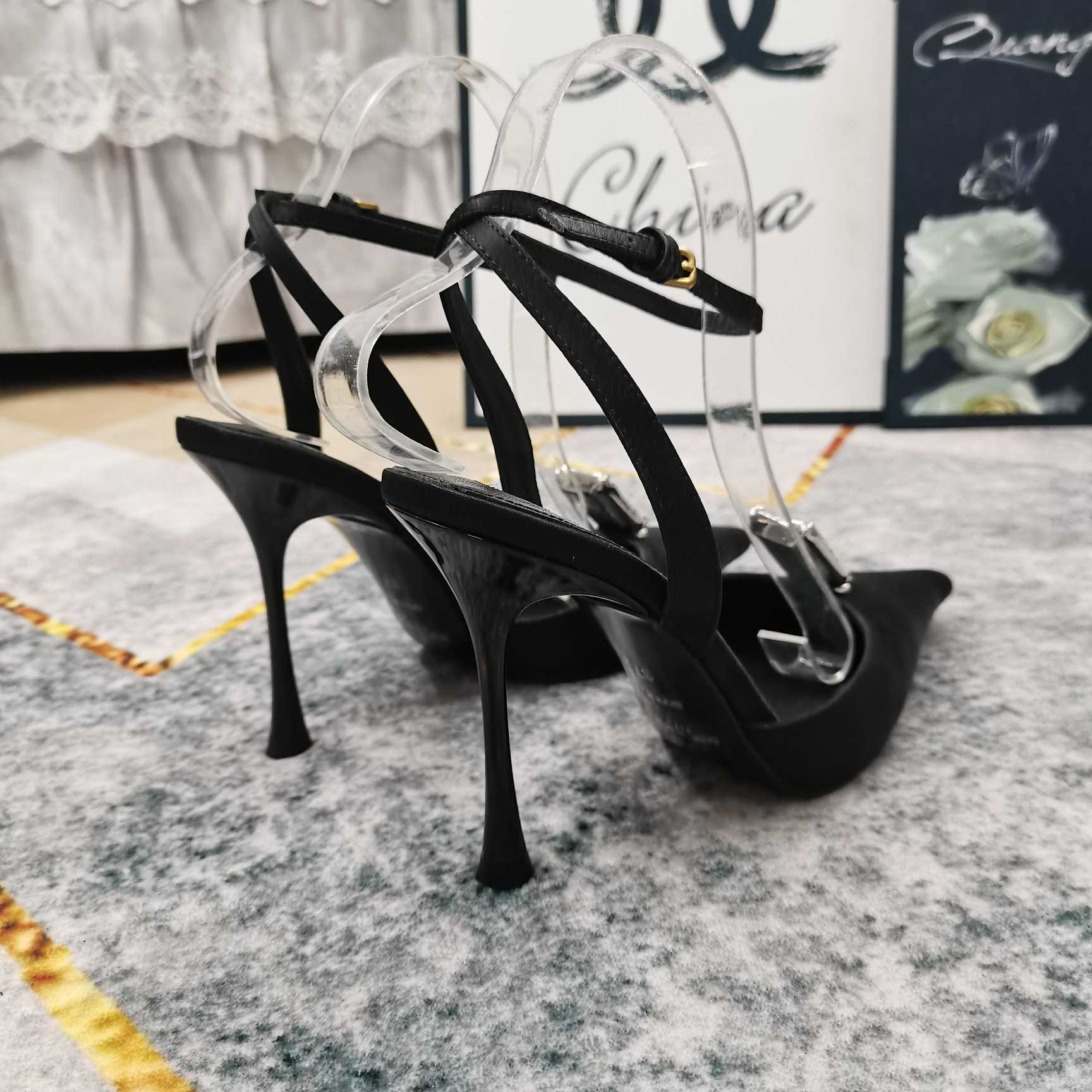 Saint Laurent Harlow Pumps In Satin Crepe And Crystals - DopestKickz