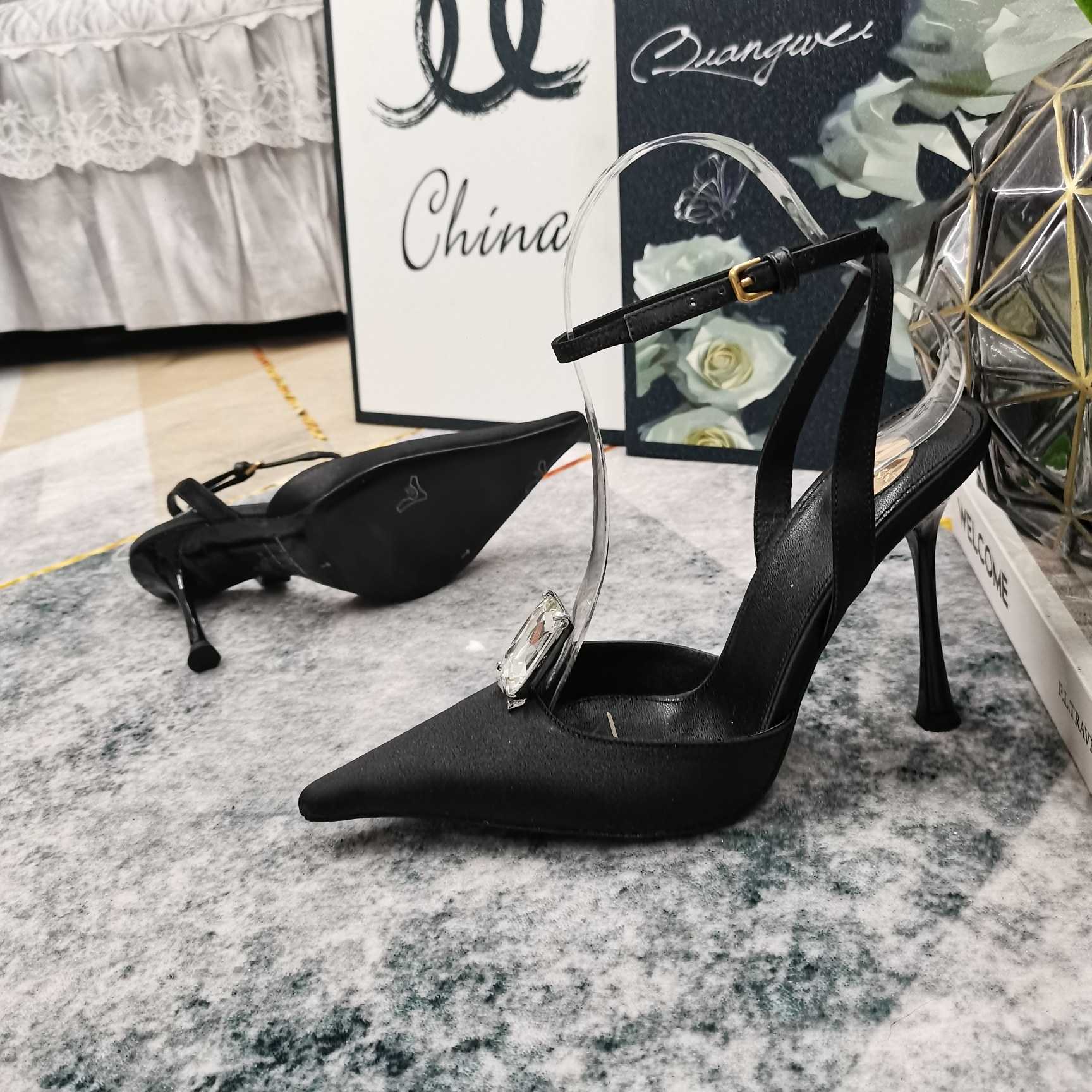 Saint Laurent Harlow Pumps In Satin Crepe And Crystals - DopestKickz