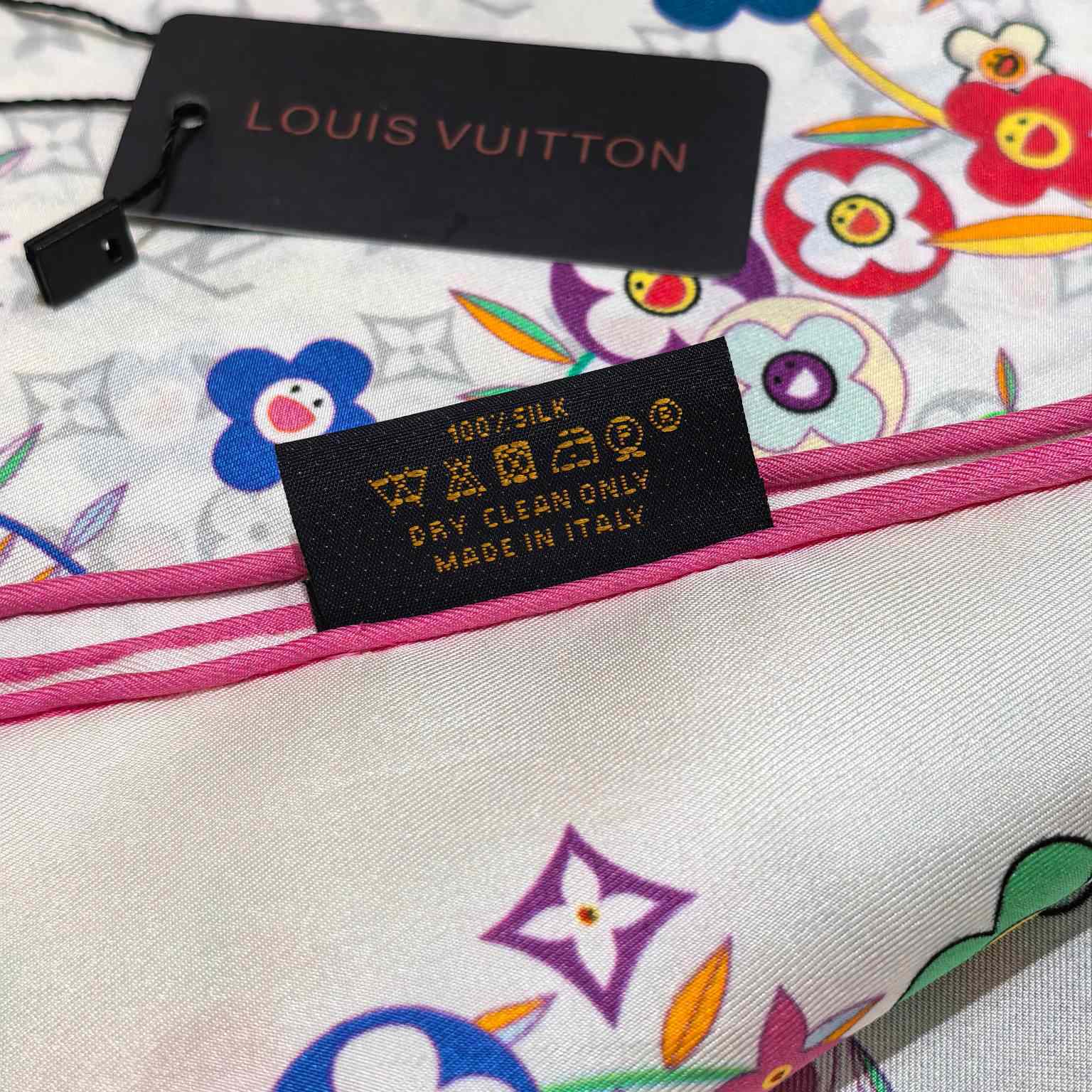 Louis Vuitton LV x TM Monogram Superflat Flowers Square 90   M96263 - DopestKickz