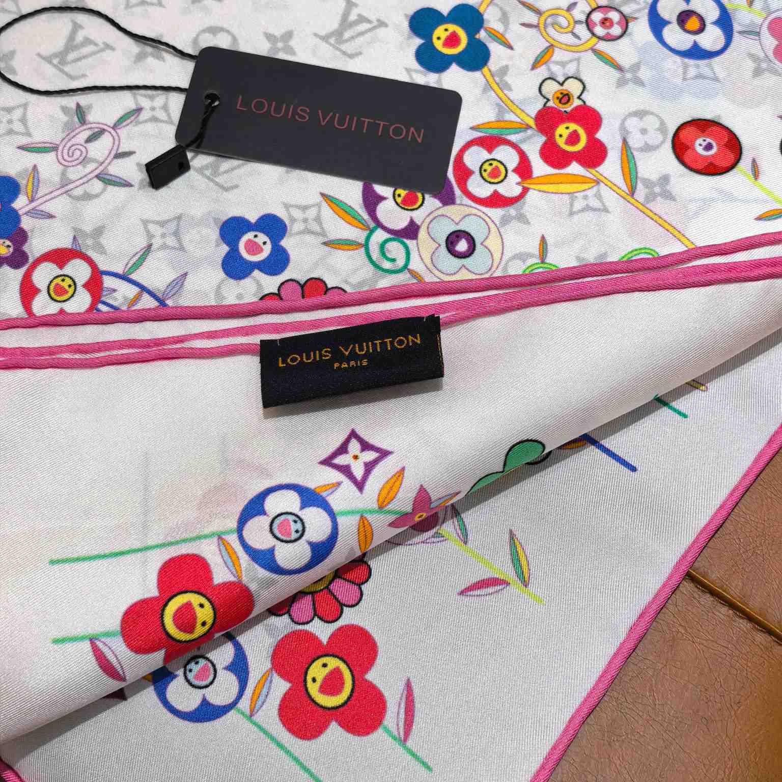 Louis Vuitton LV x TM Monogram Superflat Flowers Square 90   M96263 - DopestKickz