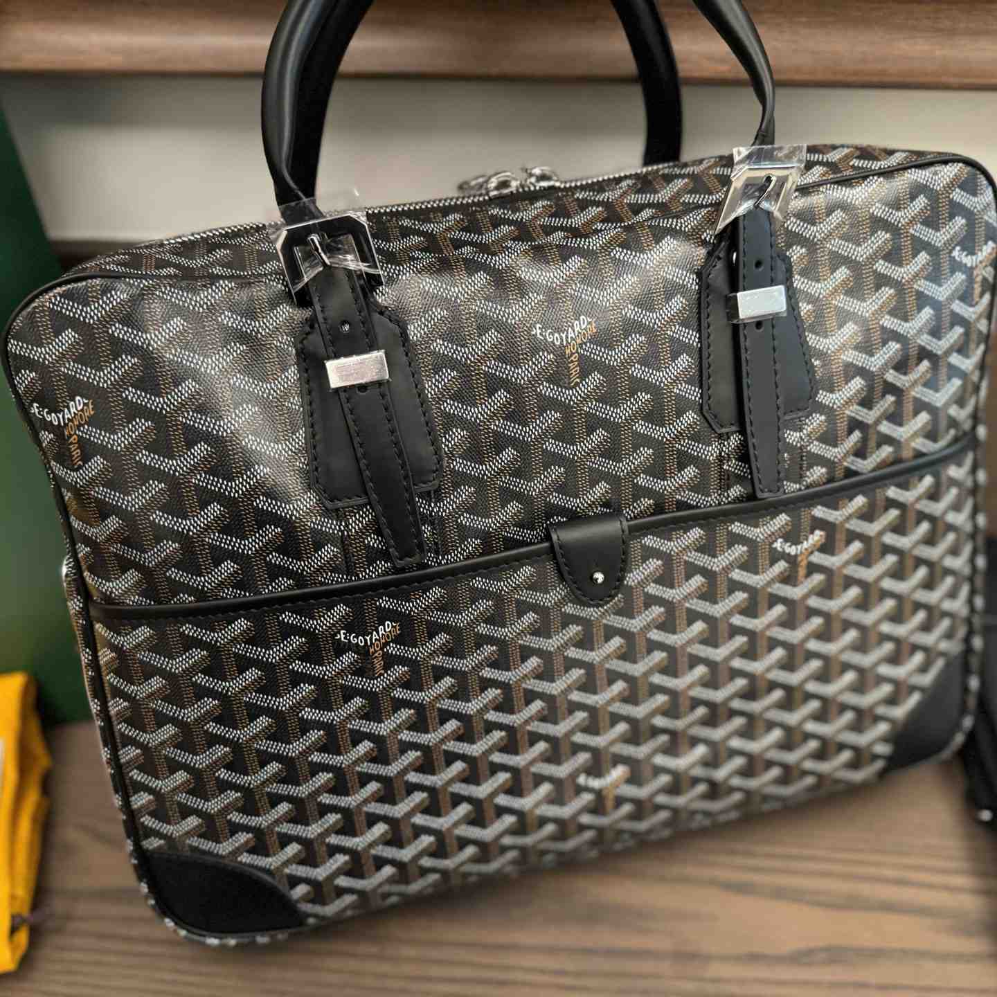 Goyard Ambassade MM Document Case - DopestKickz