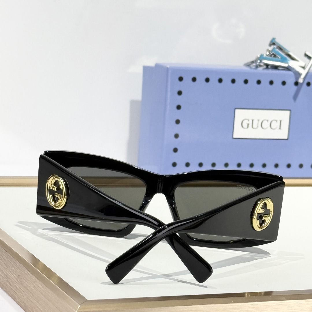 Gucci Square Frame Sunglasses  GG1842S - DopestKickz