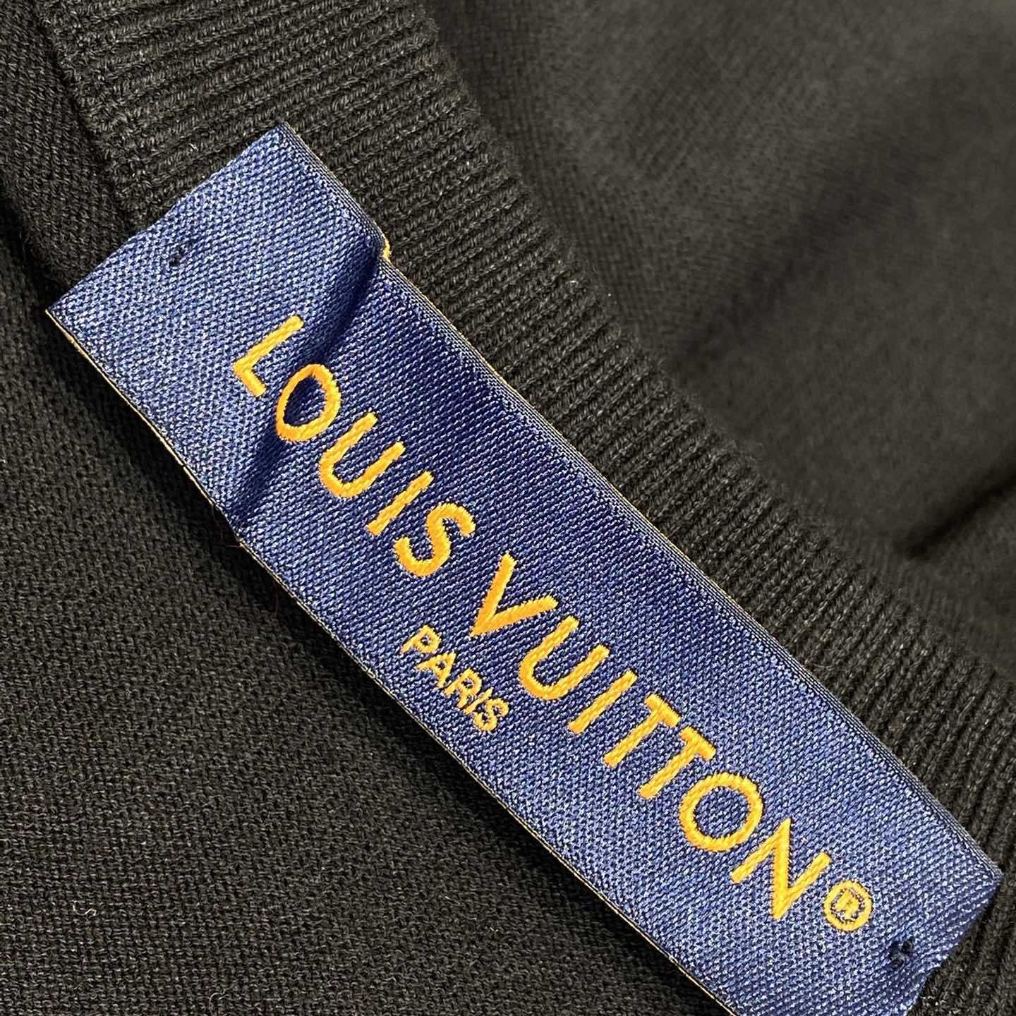 Louis Vuitton Signature Cotton Crewneck - DopestKickz