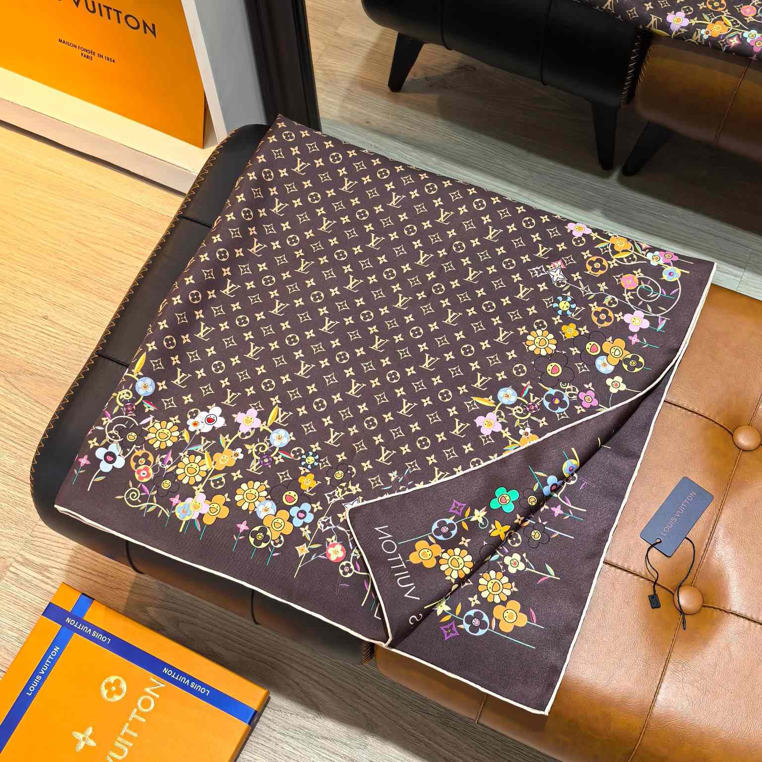 Louis Vuitton LV x TM Monogram Superflat Flowers Square 90    - DopestKickz