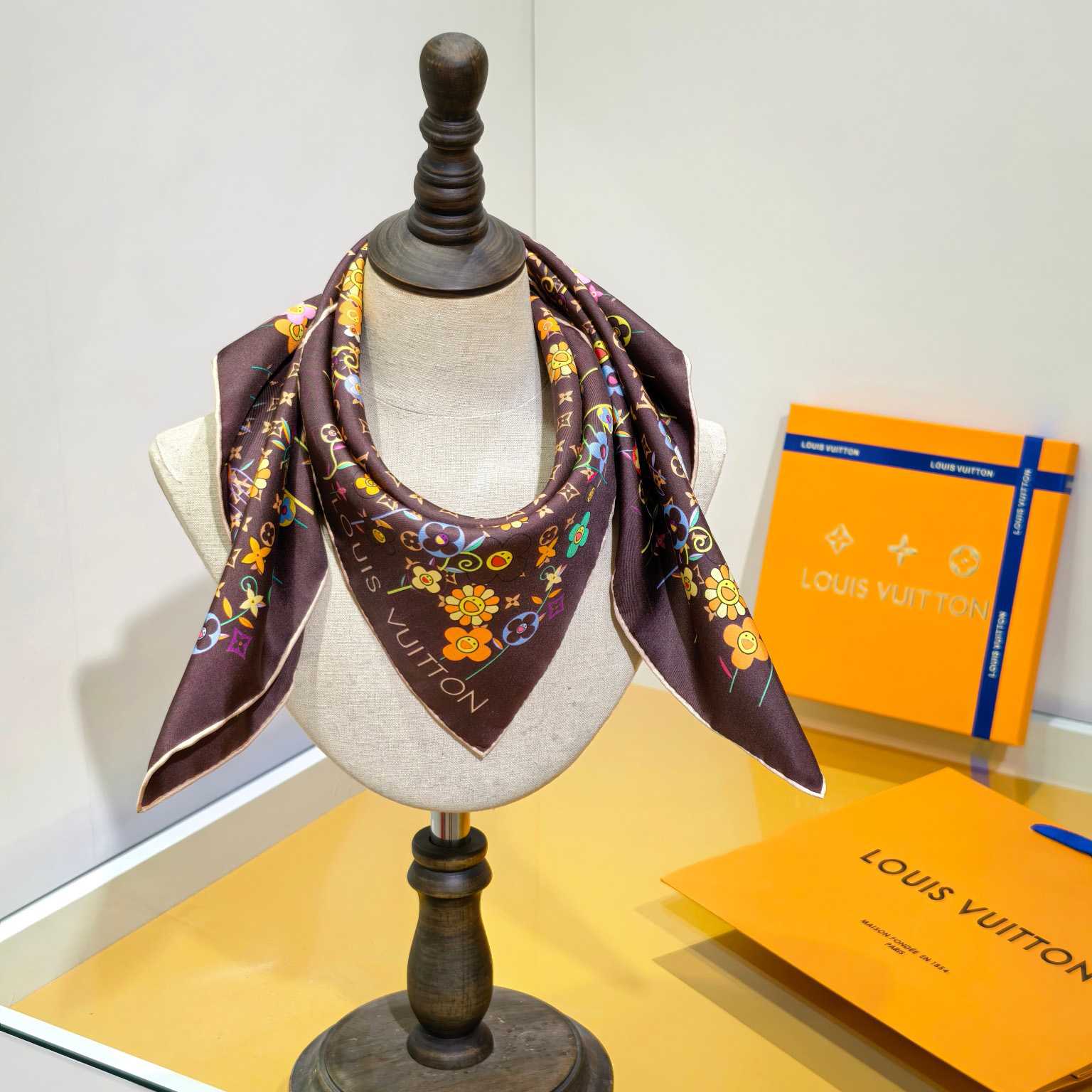 Louis Vuitton LV x TM Monogram Superflat Flowers Square 90    - DopestKickz