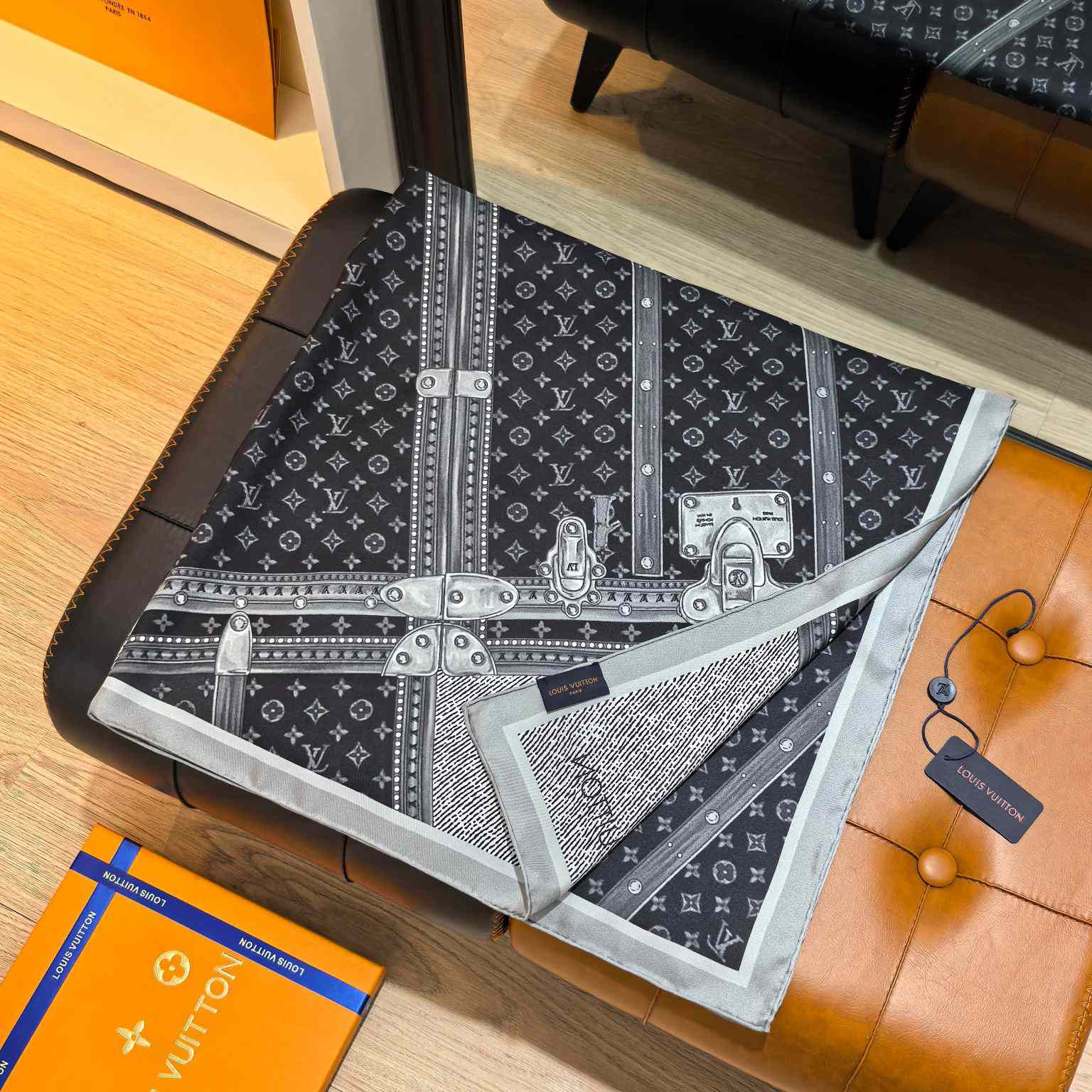 Louis Vuitton Time Trunk Square 90   - DopestKickz