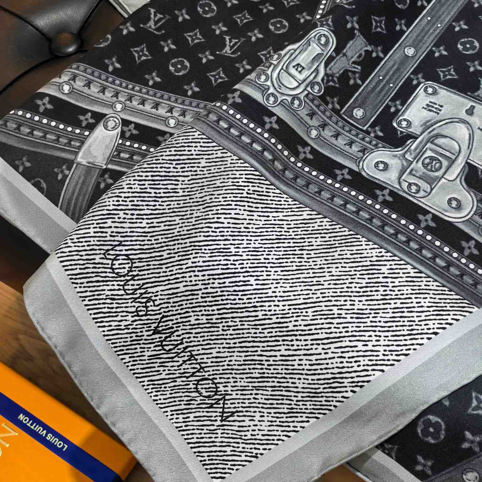 Louis Vuitton Time Trunk Square 90   - DopestKickz