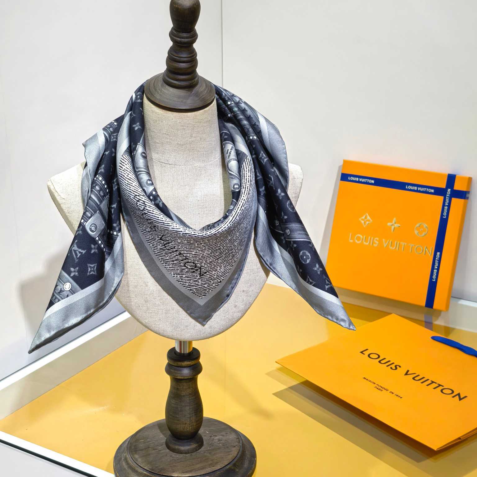 Louis Vuitton Time Trunk Square 90   - DopestKickz