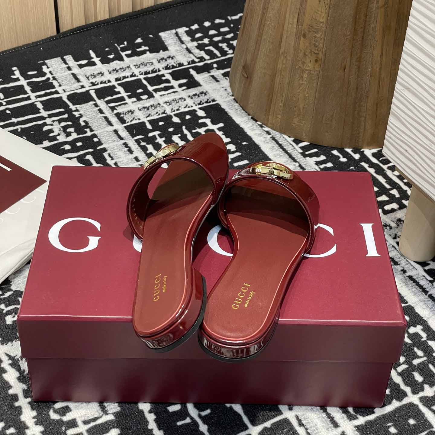 Gucci Women's Round Interlocking G sandal - DopestKickz