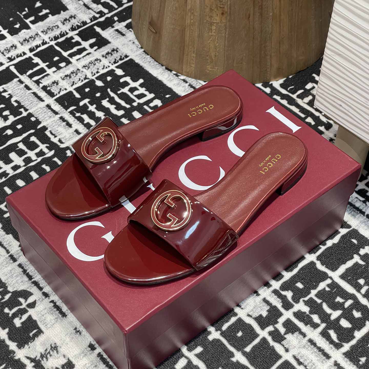 Gucci Women's Round Interlocking G sandal - DopestKickz