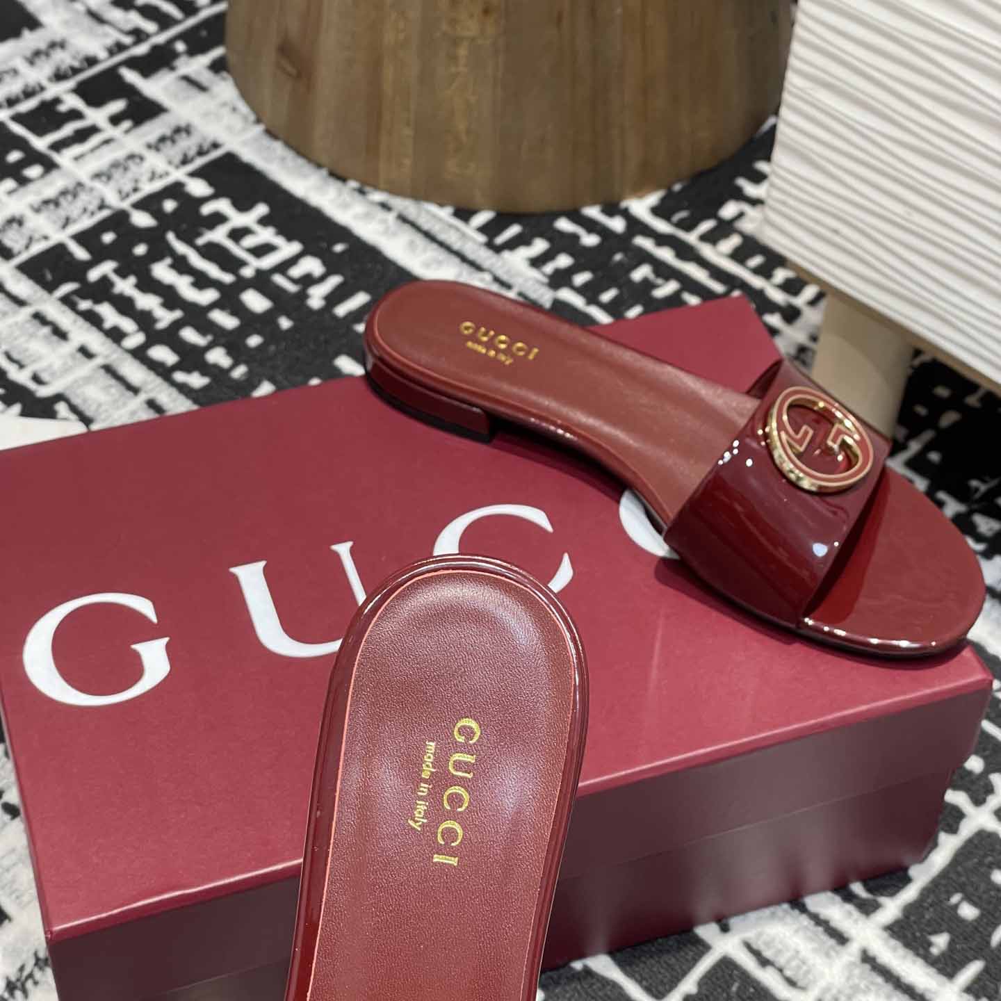 Gucci Women's Round Interlocking G sandal - DopestKickz
