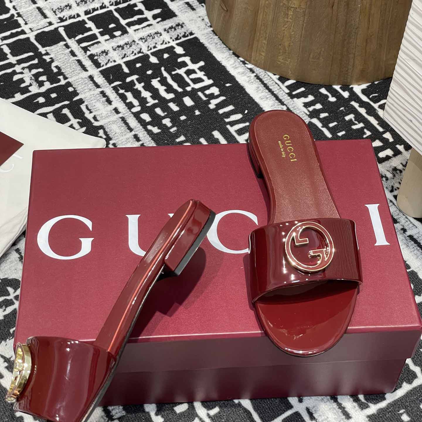 Gucci Women's Round Interlocking G sandal - DopestKickz