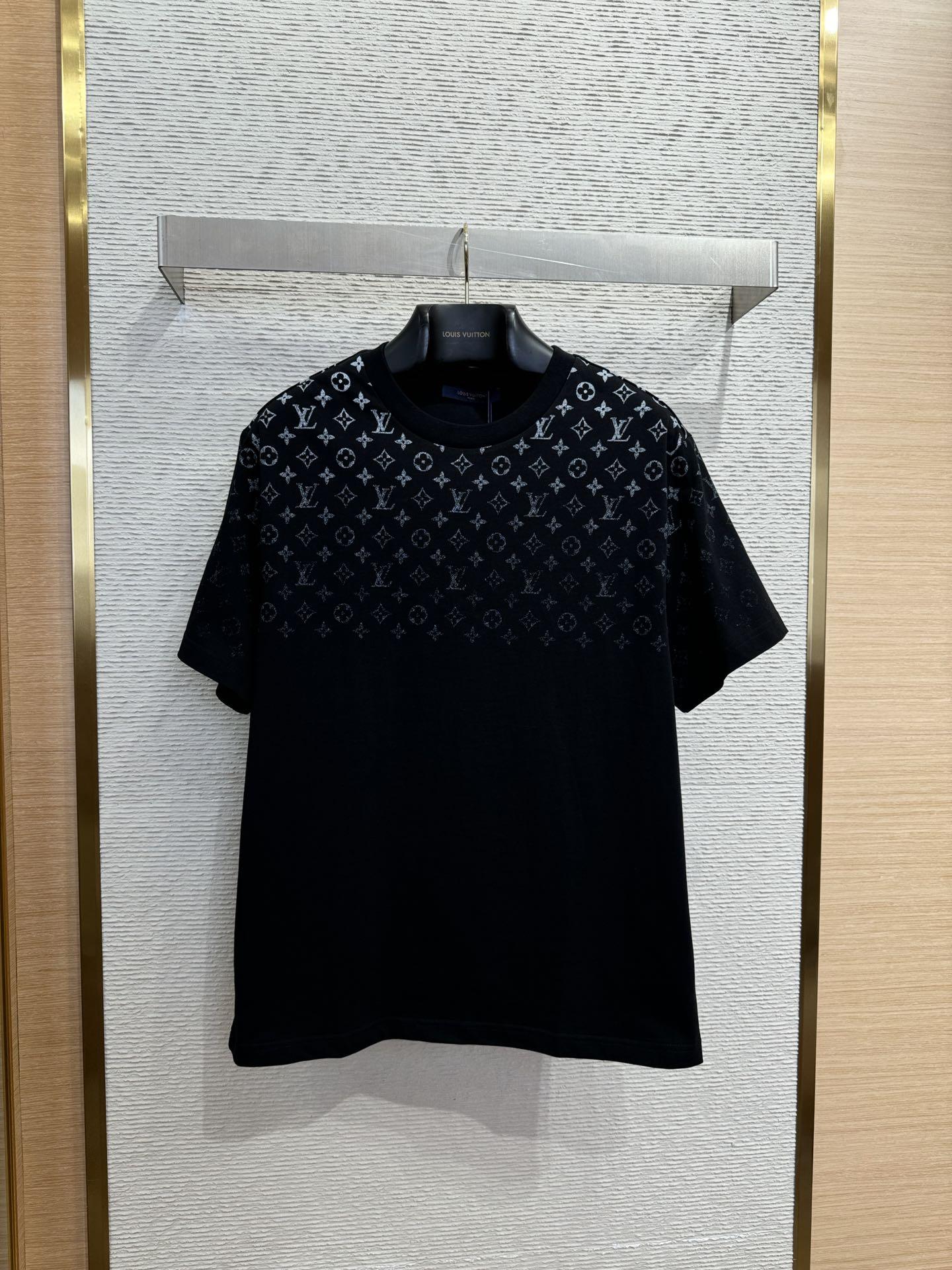 Louis Vuitton Monogram T-shirt - DopestKickz