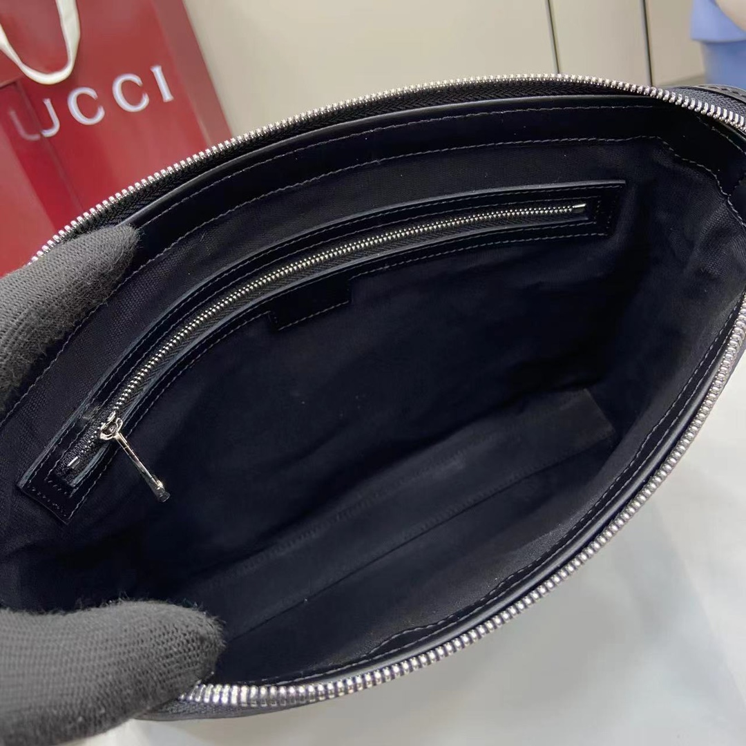 Gucci Medium Jumbo GG Messenger Bag - DopestKickz