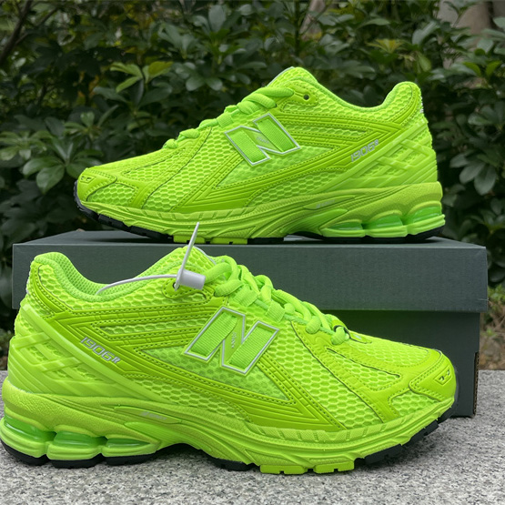 New Balance NB 1906R Sneakers      M1906RAA - DopestKickz