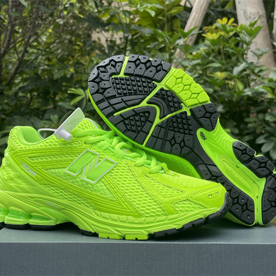 New Balance NB 1906R Sneakers      M1906RAA - DopestKickz