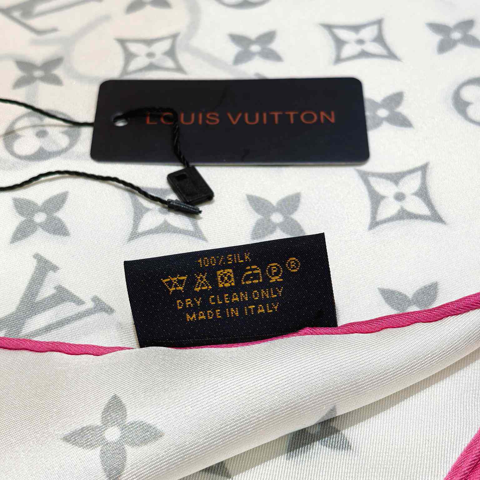 Louis Vuitton LV x TM Monogram Superflat Square 90   M96097 - DopestKickz