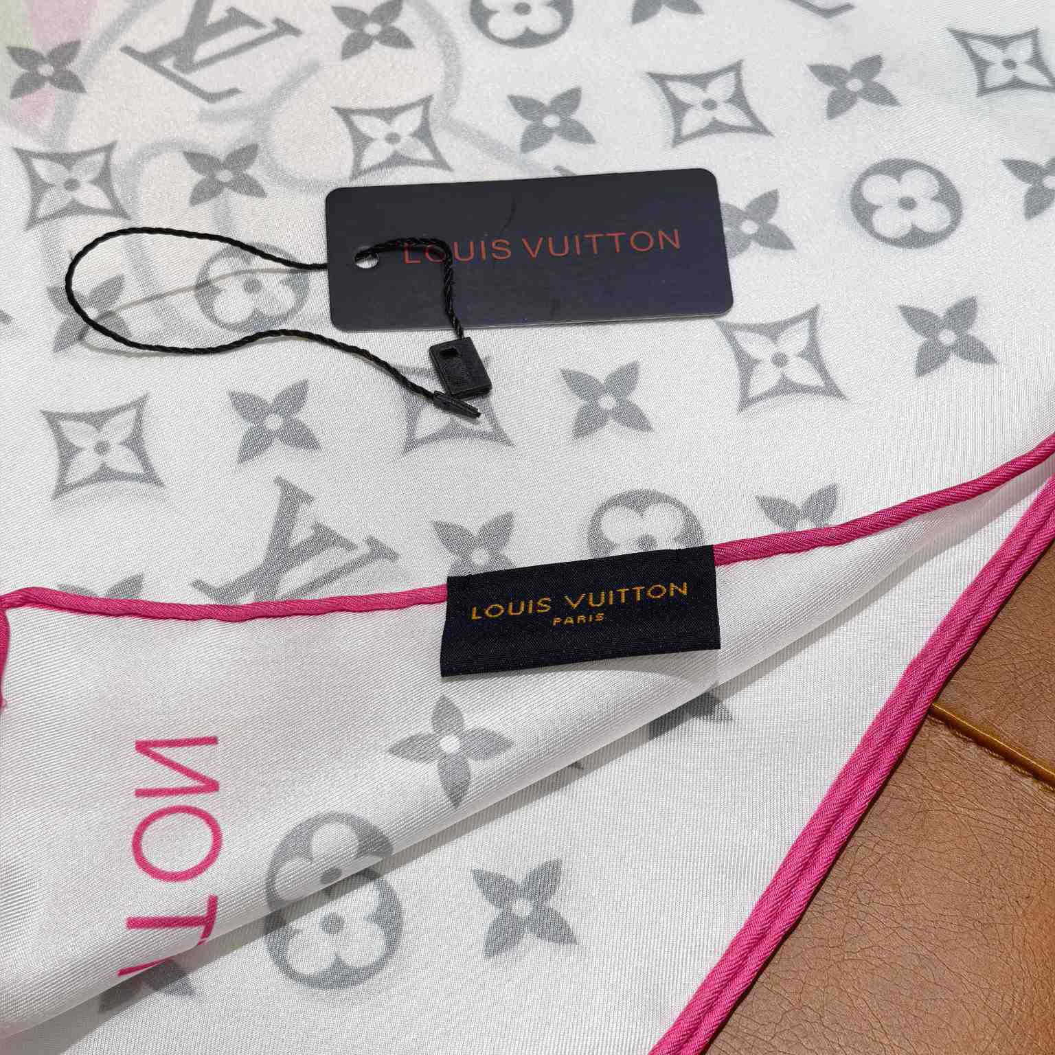 Louis Vuitton LV x TM Monogram Superflat Square 90   M96097 - DopestKickz