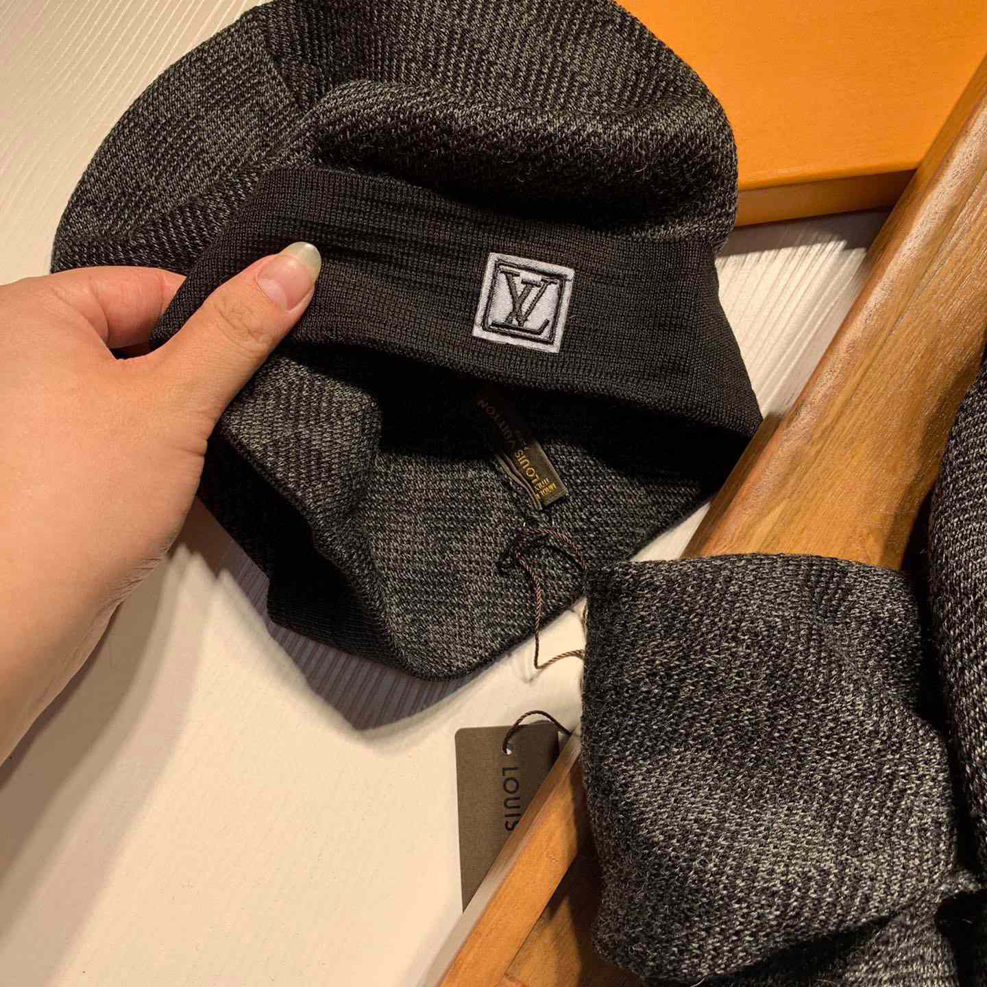 Louis Vuitton Beanie And Scarf  - DopestKickz