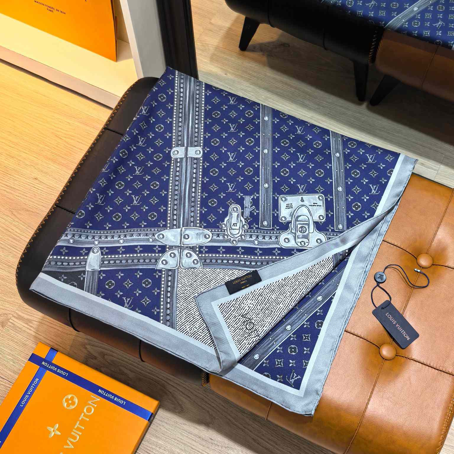 Louis Vuitton Time Trunk Square 90   - DopestKickz