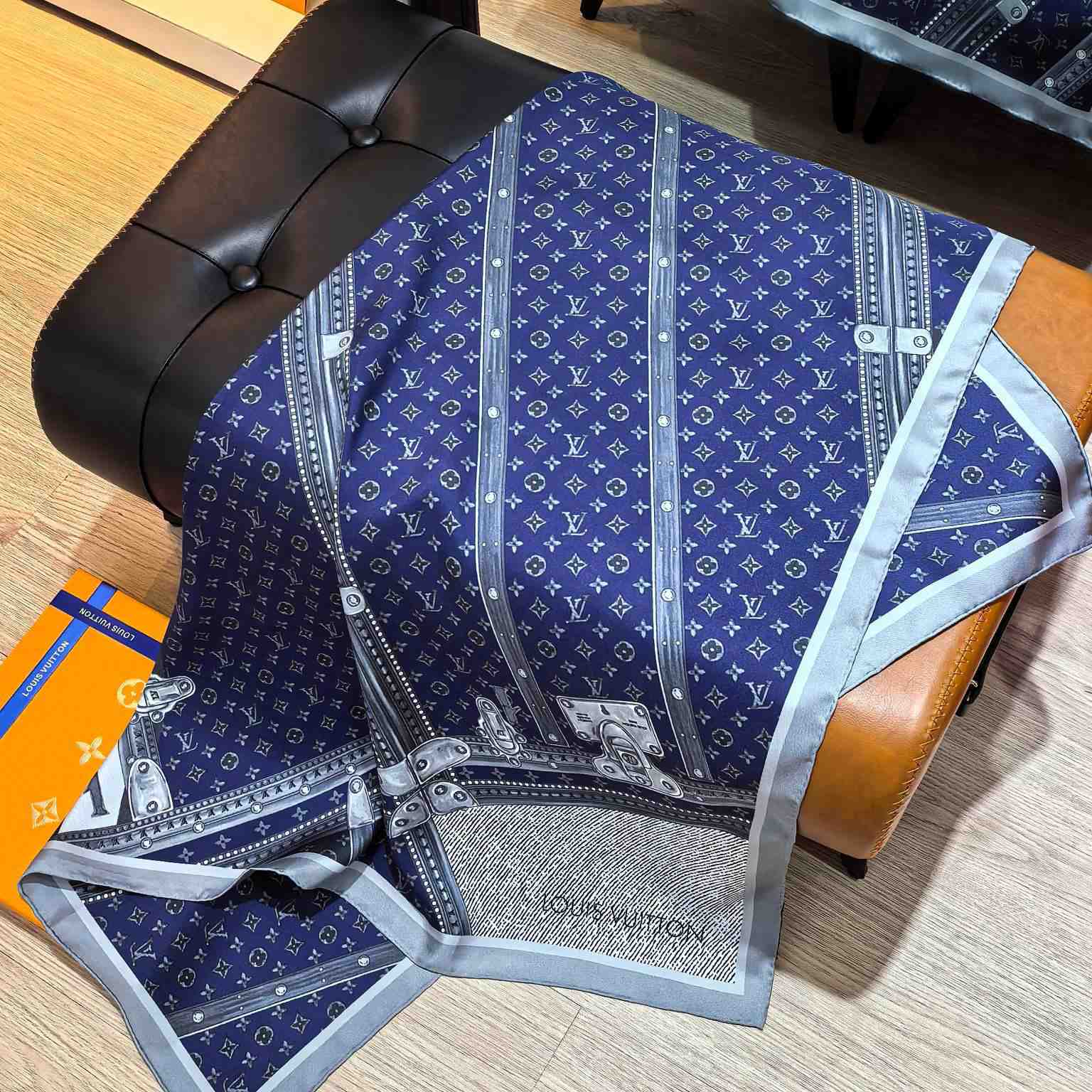 Louis Vuitton Time Trunk Square 90   - DopestKickz